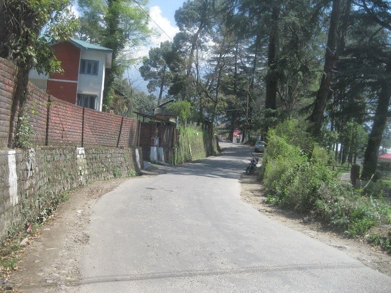 Street view near The Tea Bud Resort, Pālampur — © bholekibhasam (CC BY-SA · Mapillary)