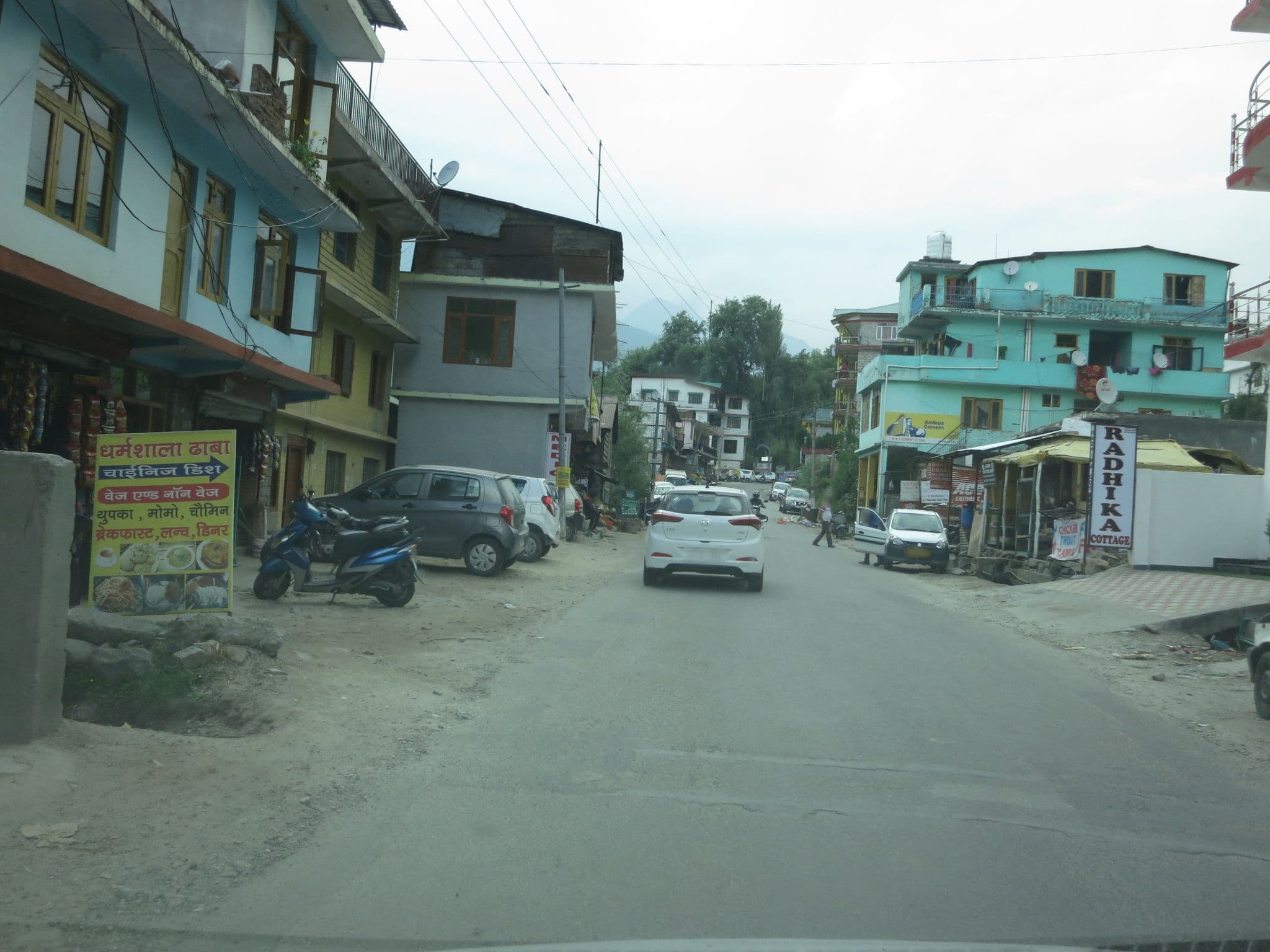 Street view near Swiss Wood Hotel, Kulu — © lto (CC BY-SA · Mapillary)