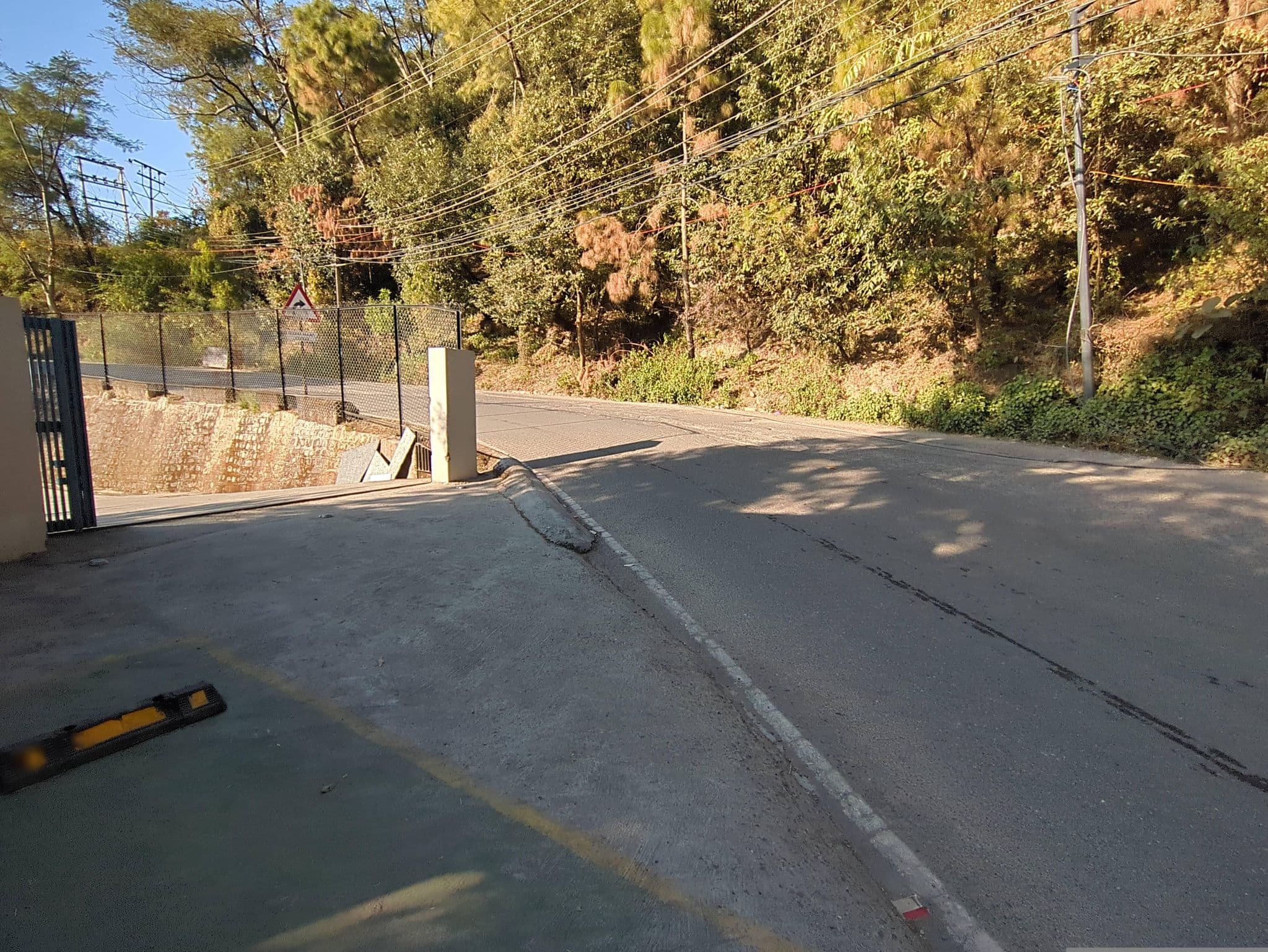 Street view near Dauhladar View, Dharamsala — © bholekibhasam (CC BY-SA · Mapillary)