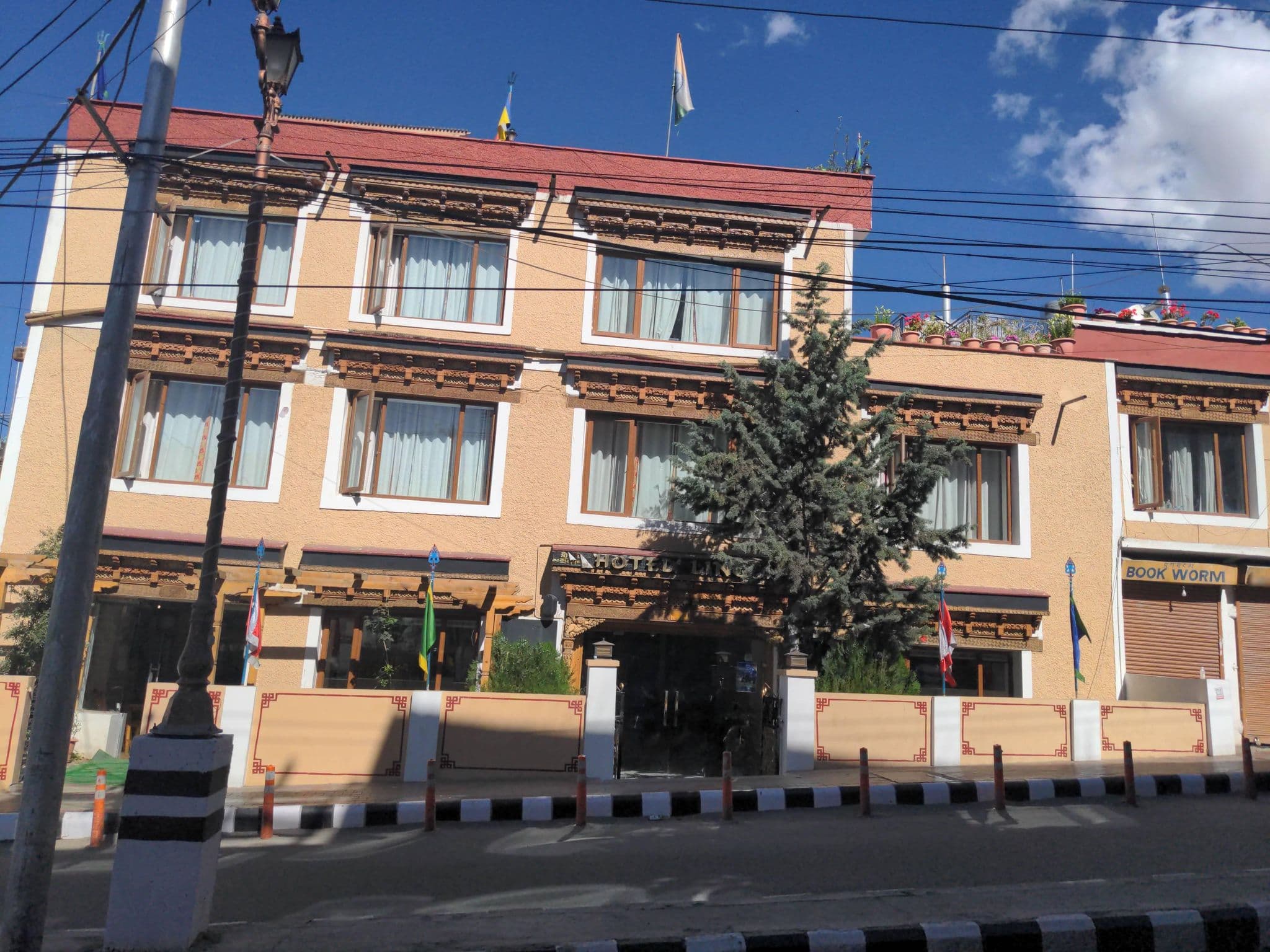 Street view near Hotel Ga-ldan Continental, Leh — © perfran (CC BY-SA · Mapillary)