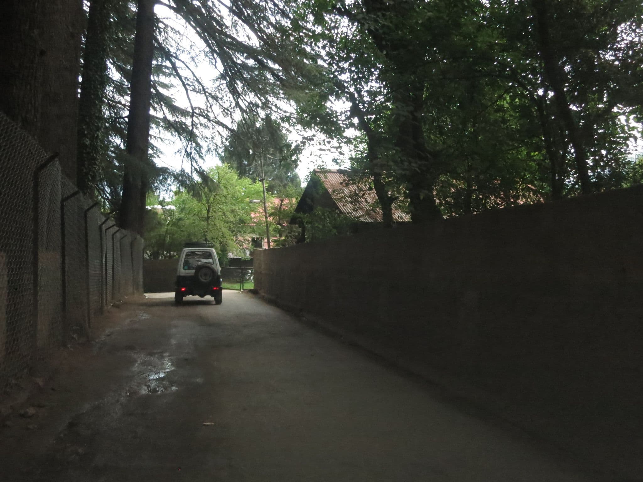 Street view near Hotel Everest, Kulu — © lto (CC BY-SA · Mapillary)