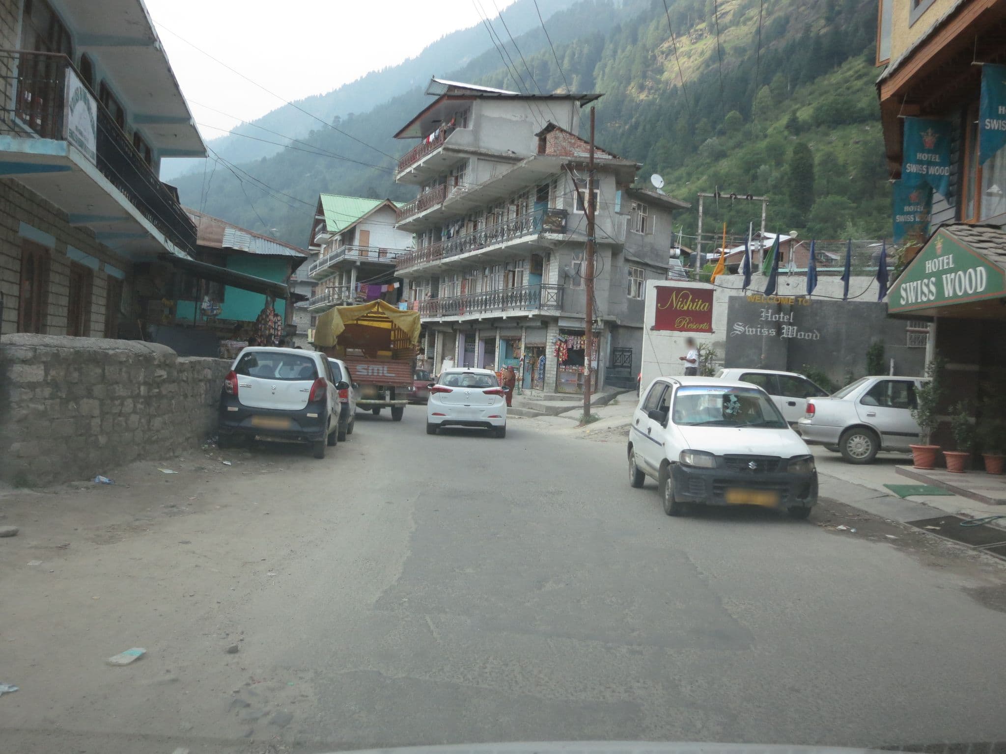 Street view near Hotel Bradley Inn, Kulu — © lto (CC BY-SA · Mapillary)