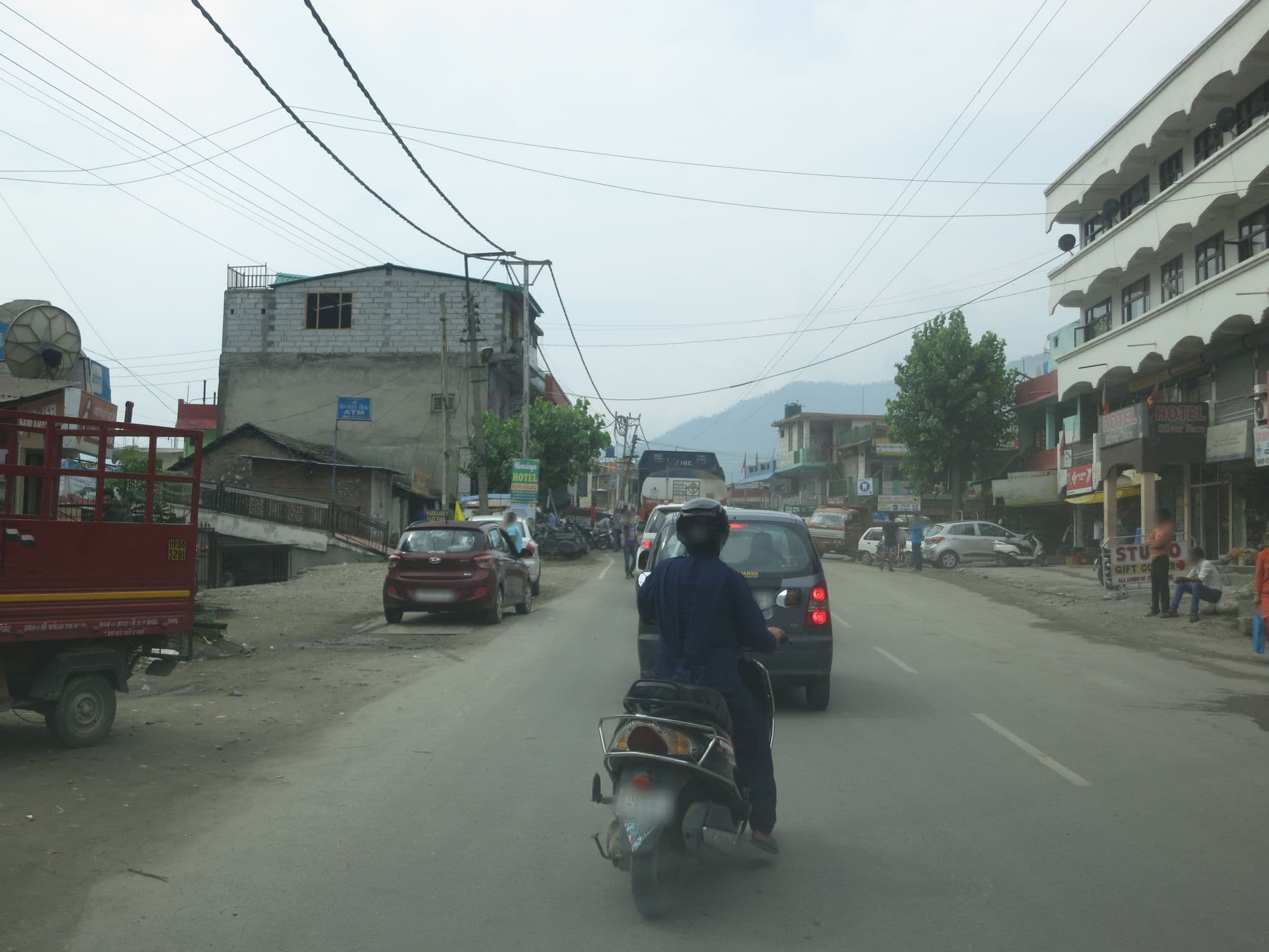 Street view near Silver Face Hotel, Shamshi — © lto (CC BY-SA · Mapillary)