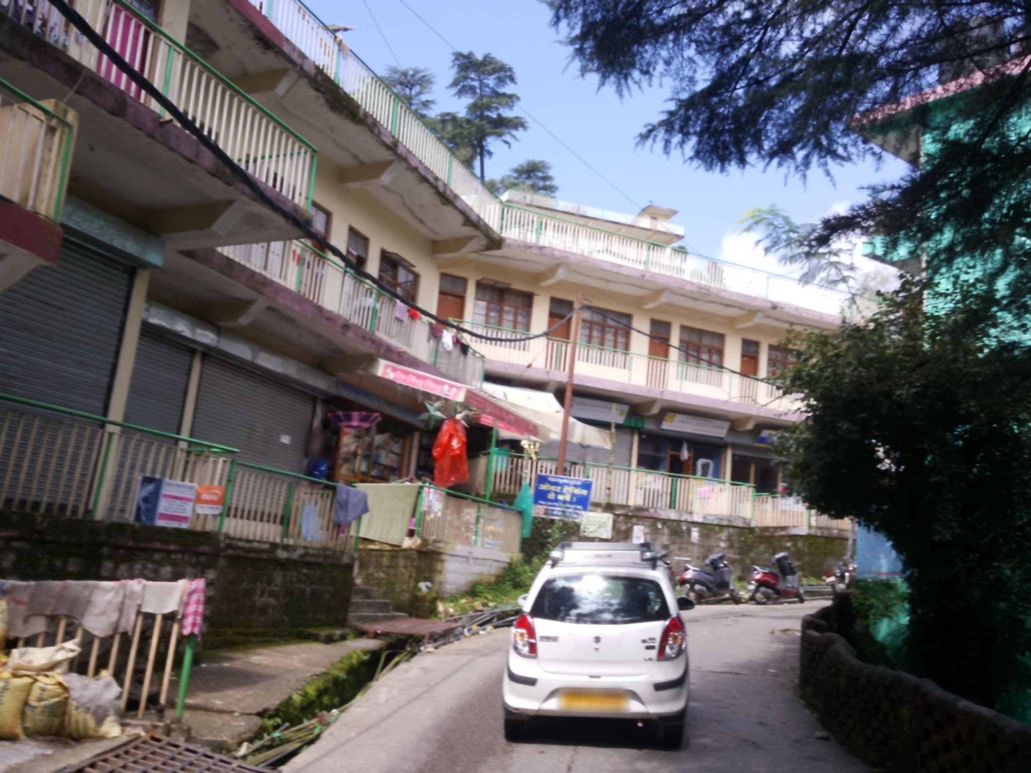 Street view near Arjuna Guest House, Dharamsala — © soale (CC BY-SA · Mapillary)