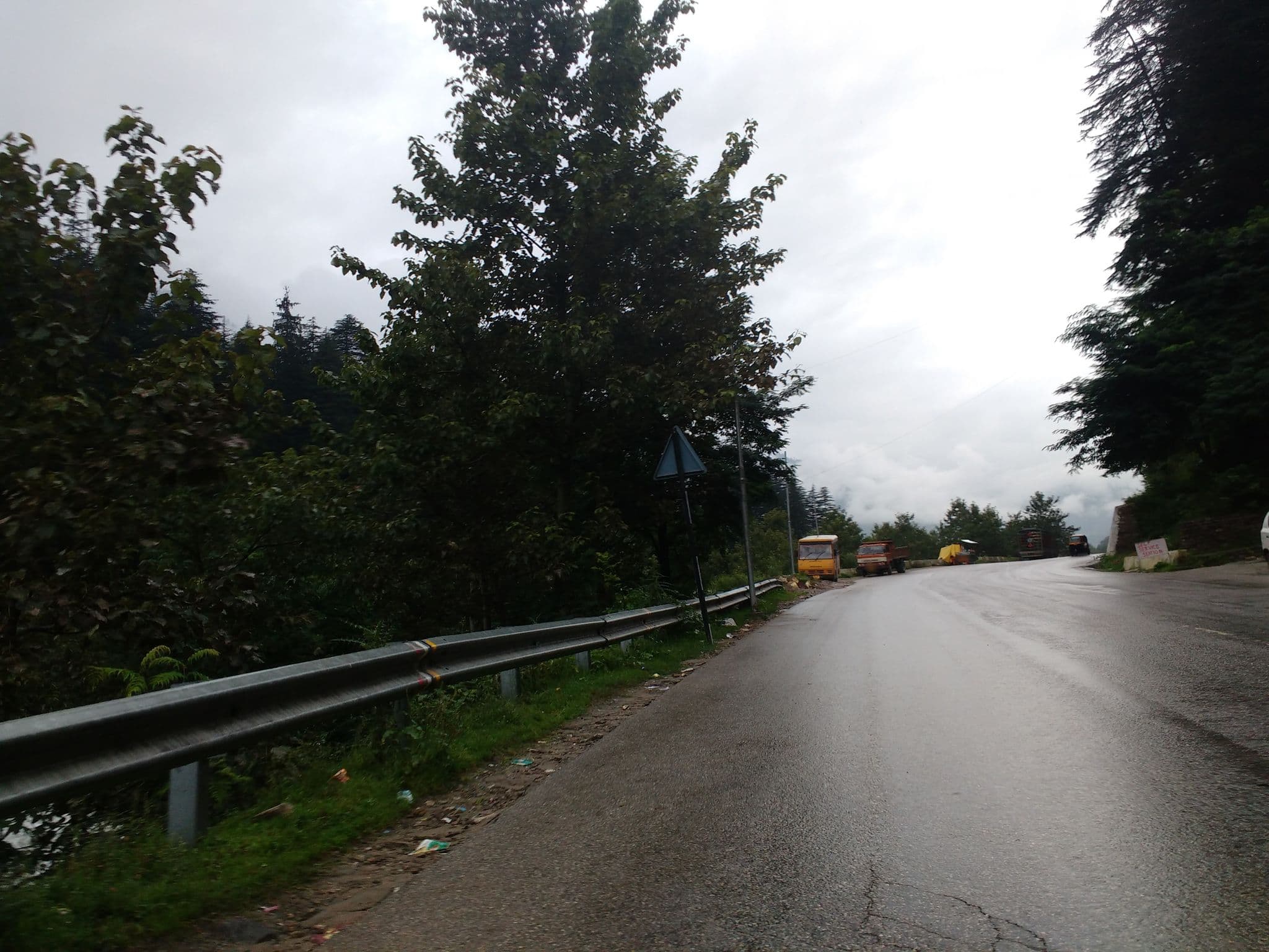 Street view near Soham Villa, Kulu — © srividya (CC BY-SA · Mapillary)