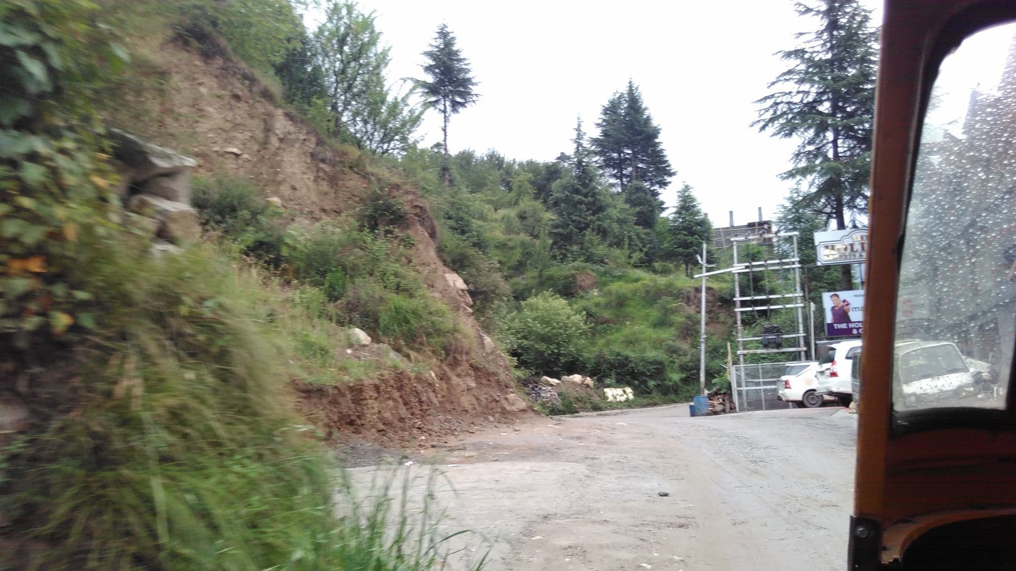 Street view near Hotel Seven Spring, Kulu — © lto (CC BY-SA · Mapillary)