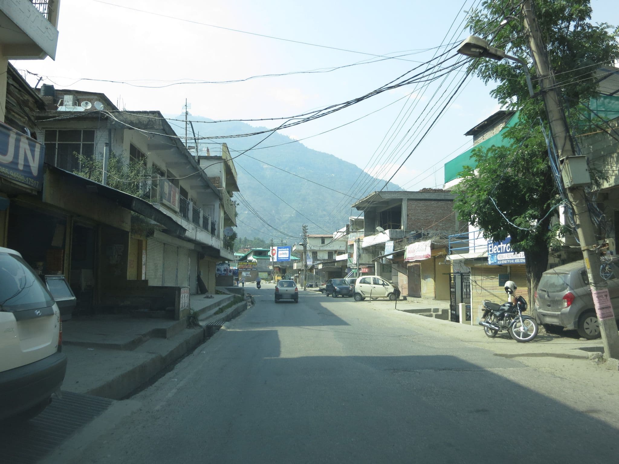 Street view near Hotel Vaishali, Kulu — © lto (CC BY-SA · Mapillary)