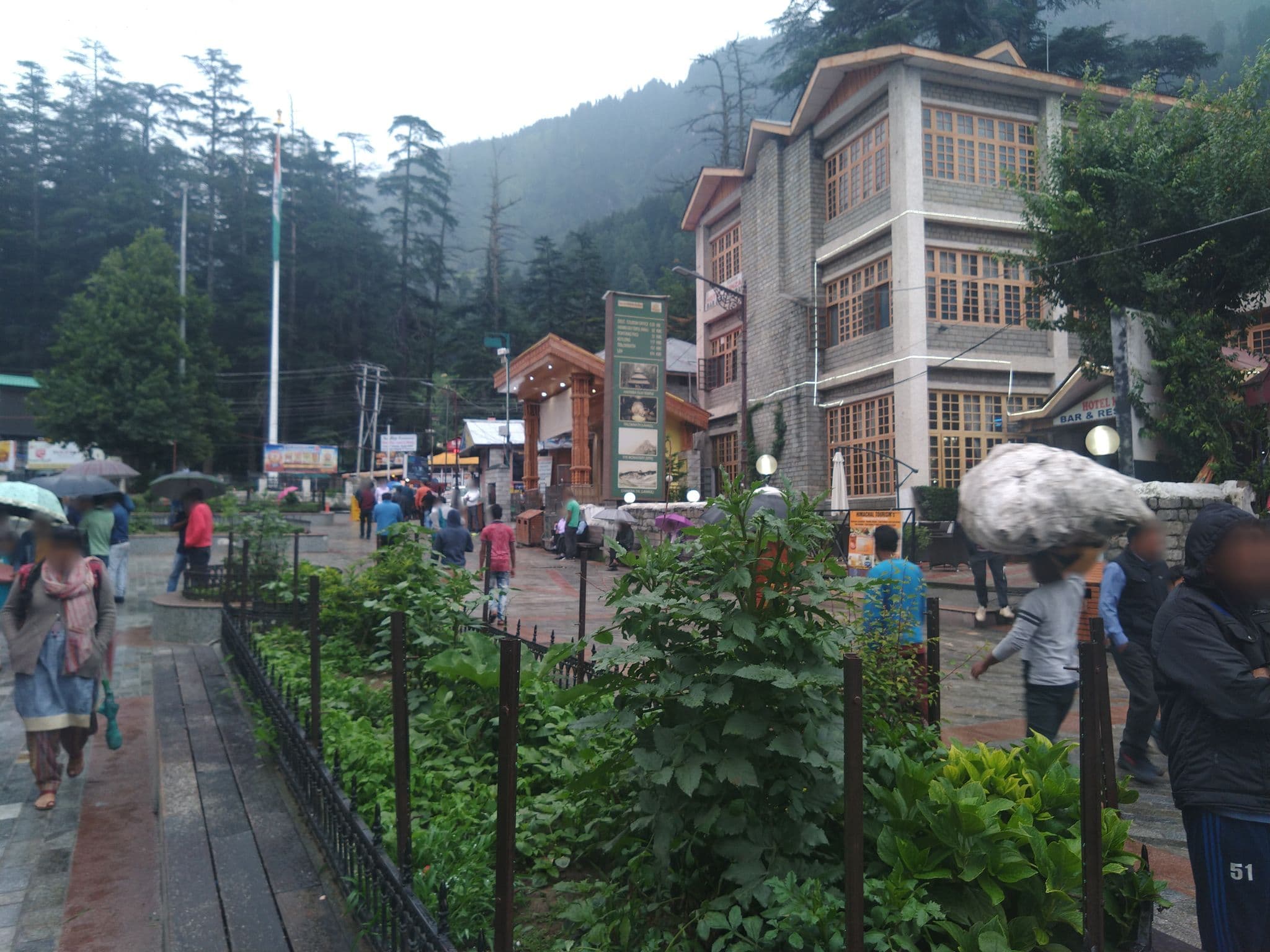 Street view near Hotel Tashila -, Kulu — © rohan_2911 (CC BY-SA · Mapillary)