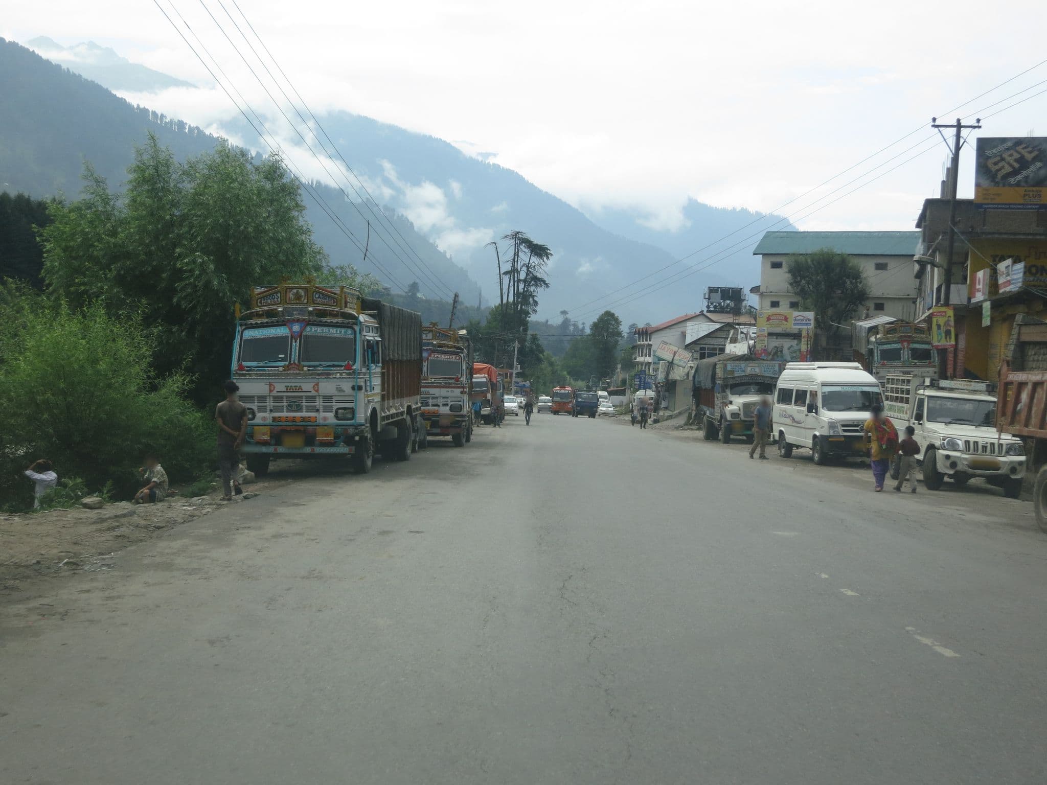 Street view near Hotel New Royal, Kulu — © lto (CC BY-SA · Mapillary)