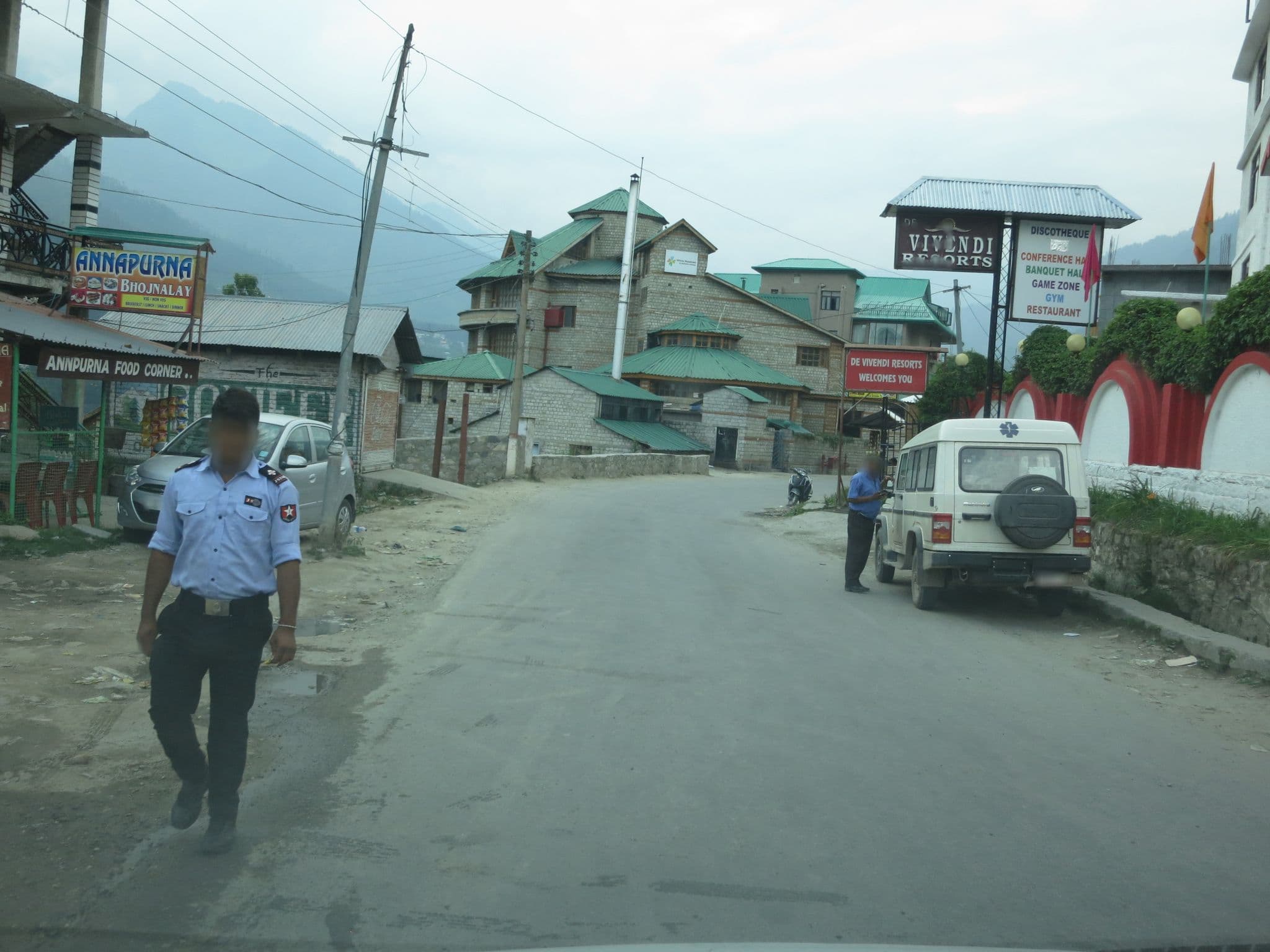 Street view near The Byke Neelkanth, Kulu — © lto (CC BY-SA · Mapillary)