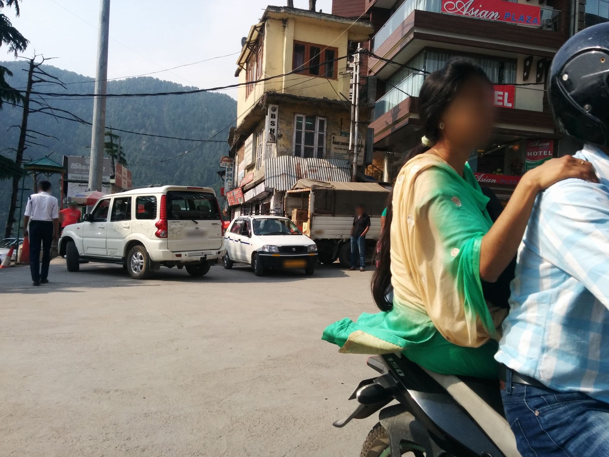 Street view near Hotel Buddha's Valley, Dharamsala — © sashazykov (CC BY-SA · Mapillary)