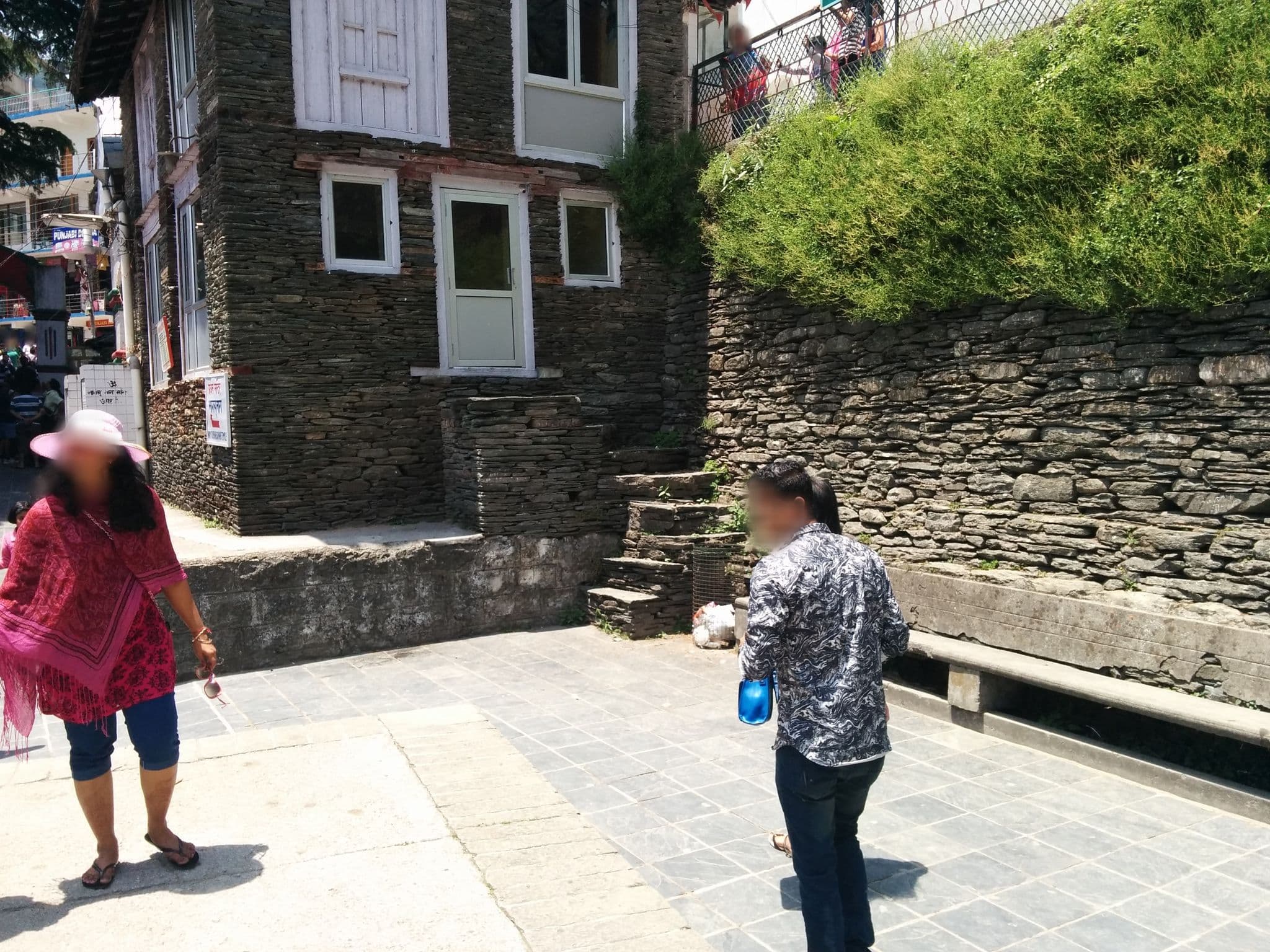 Street view near Cafe Bhagsu, Dharamsala — © sashazykov (CC BY-SA · Mapillary)