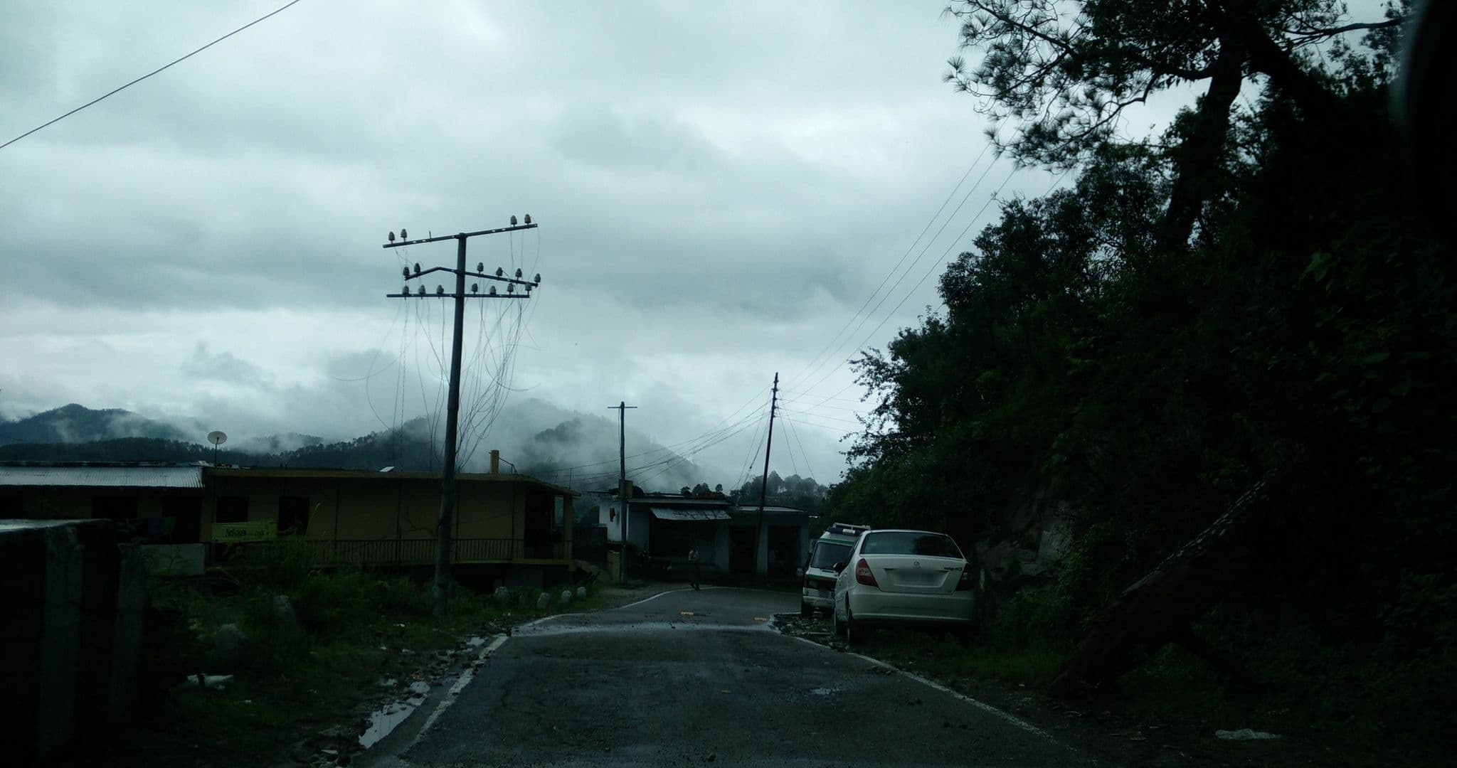 Street view near Oak Grave Inn, Lansdowne — © shubhammishr (CC BY-SA · Mapillary)