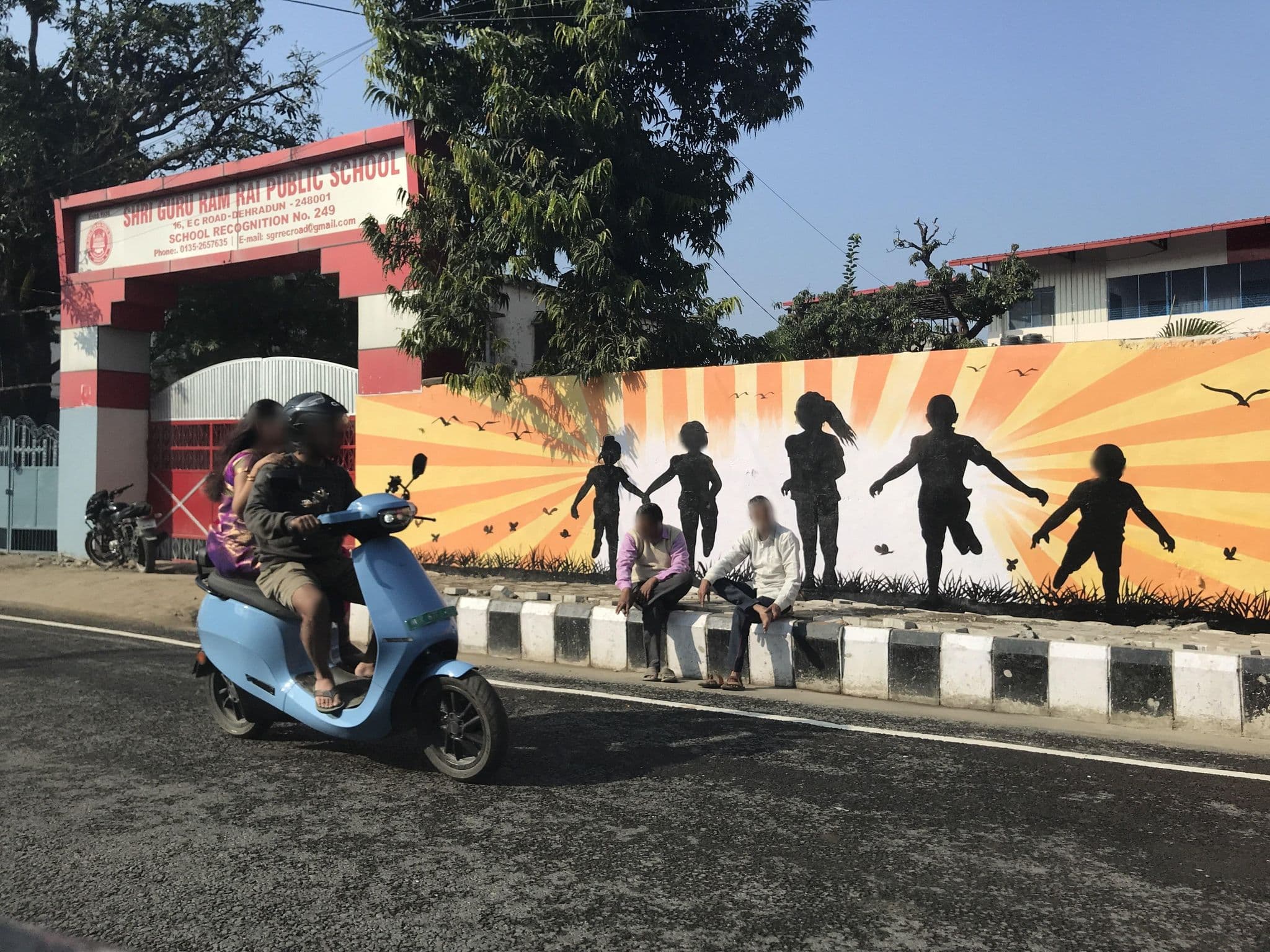Street view near Hotel Doonga, Dehradun — © miguel_andrade (CC BY-SA · Mapillary)