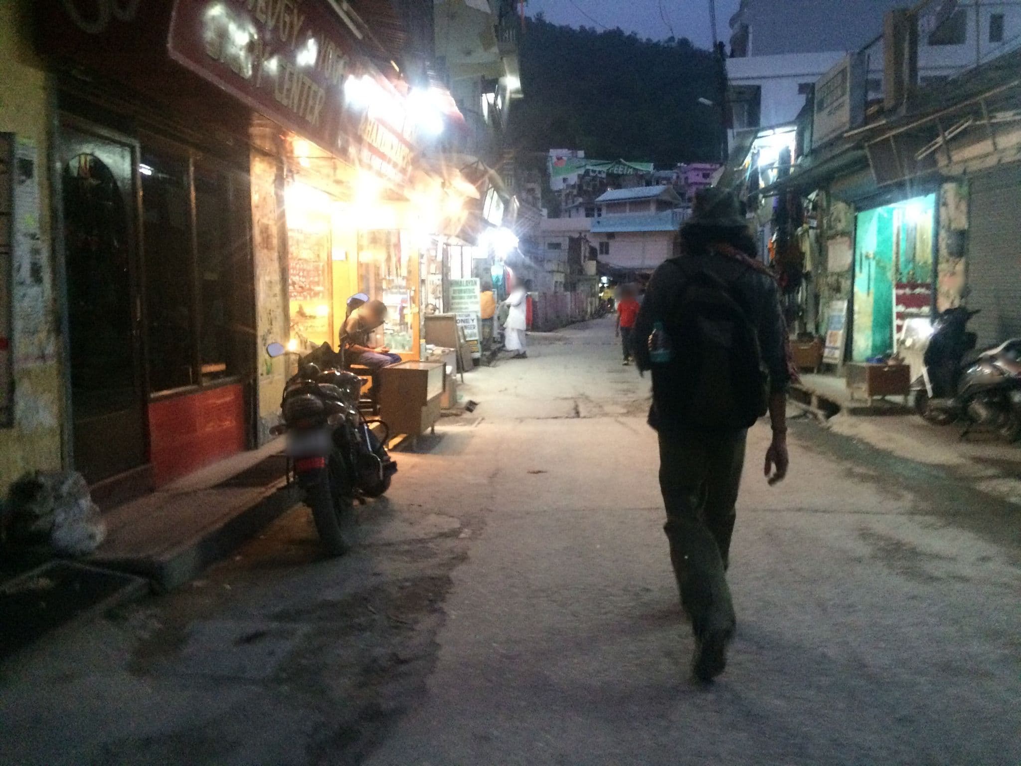 Street view near Hotel Golden Crown, Rishīkesh — © shailajashah (CC BY-SA · Mapillary)