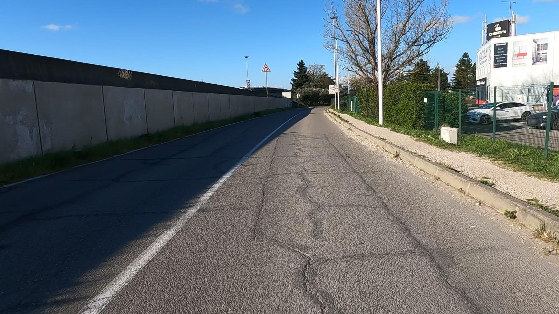 Street view near Hôtel Formule 1 Avignon Nord, Vedène — © SIG_2-SORGUESDUCOMTAT (CC BY-SA · Mapillary)
