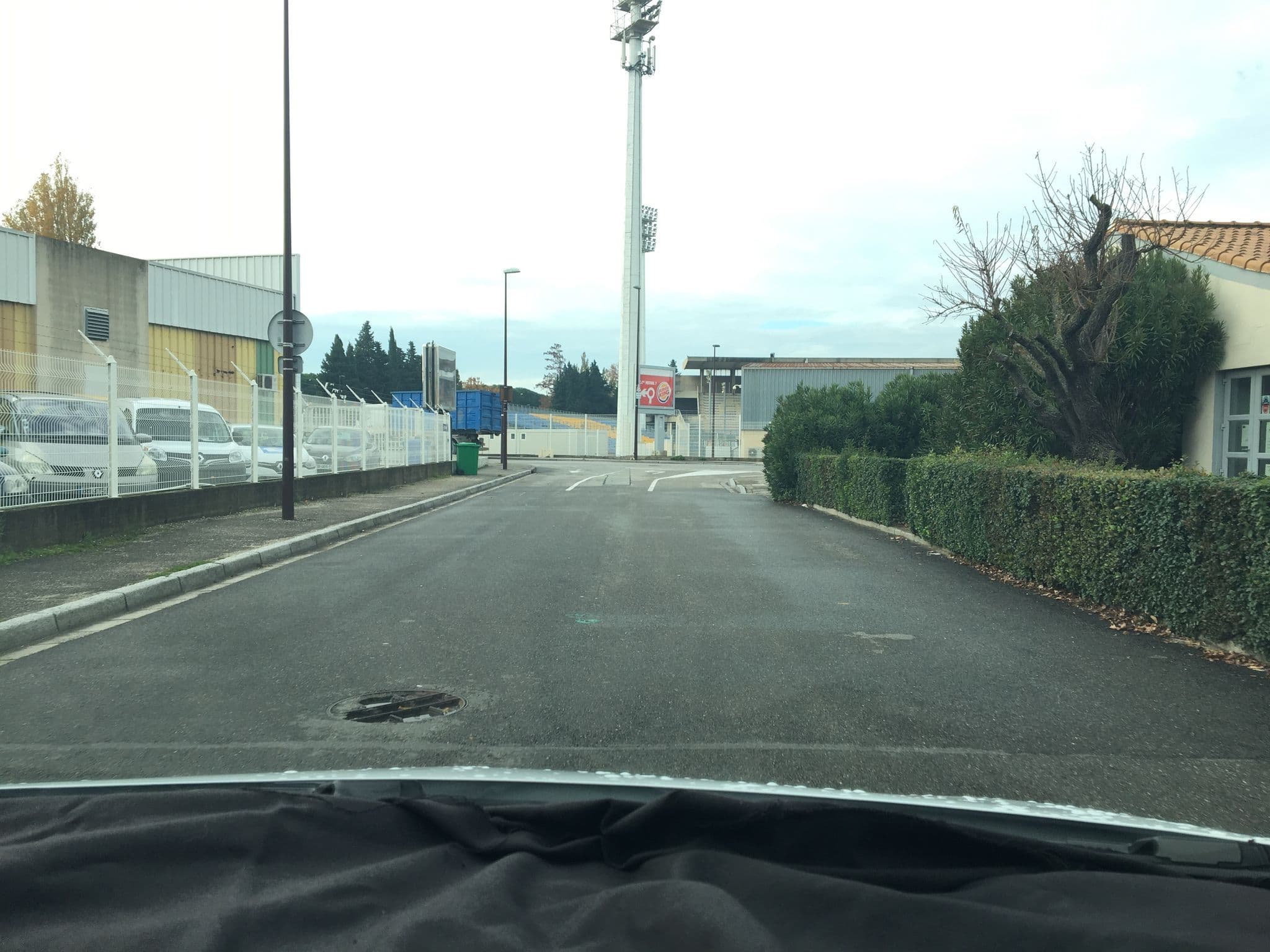 Street view near Kyriad Cap Sud, Montfavet — © cabinetcourbi (CC BY-SA · Mapillary)