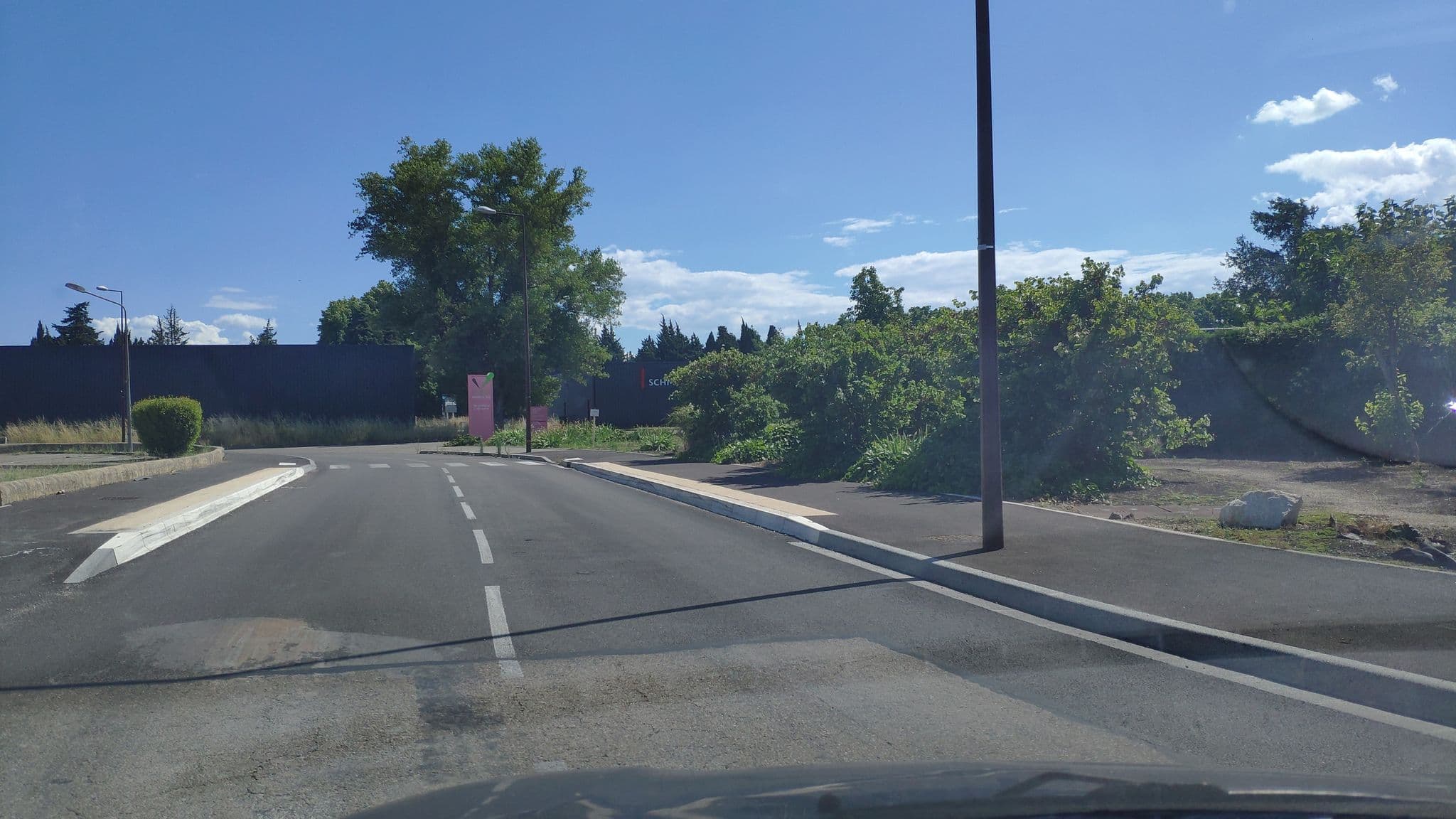 Street view near Campanile Avignon Sud Hôtel, Montfavet — © zimmy (CC BY-SA · Mapillary)