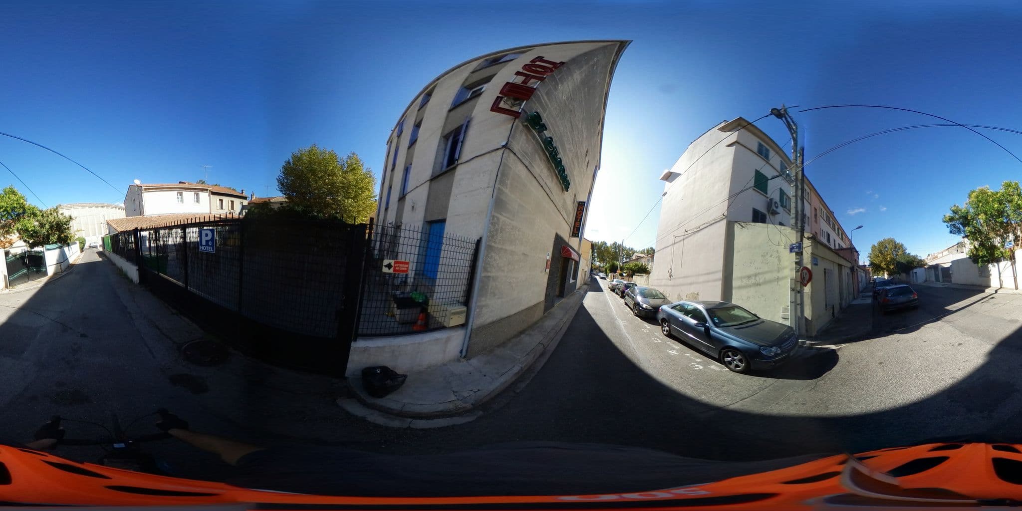 Street view near Hôtel Saint-George, Avignon — © alexavignon (CC BY-SA · Mapillary)