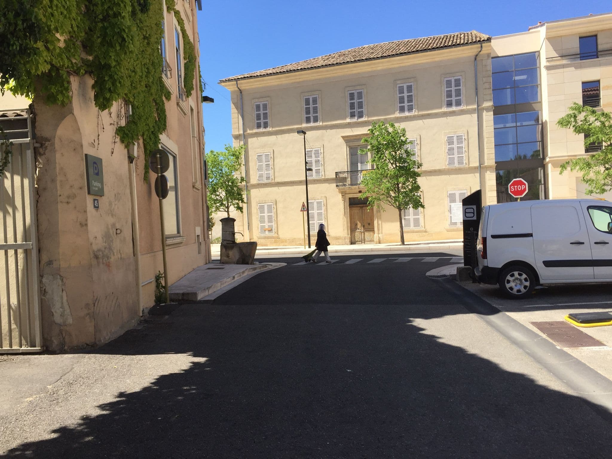 Street view near Kyriad, Orange — © zimmy (CC BY-SA · Mapillary)