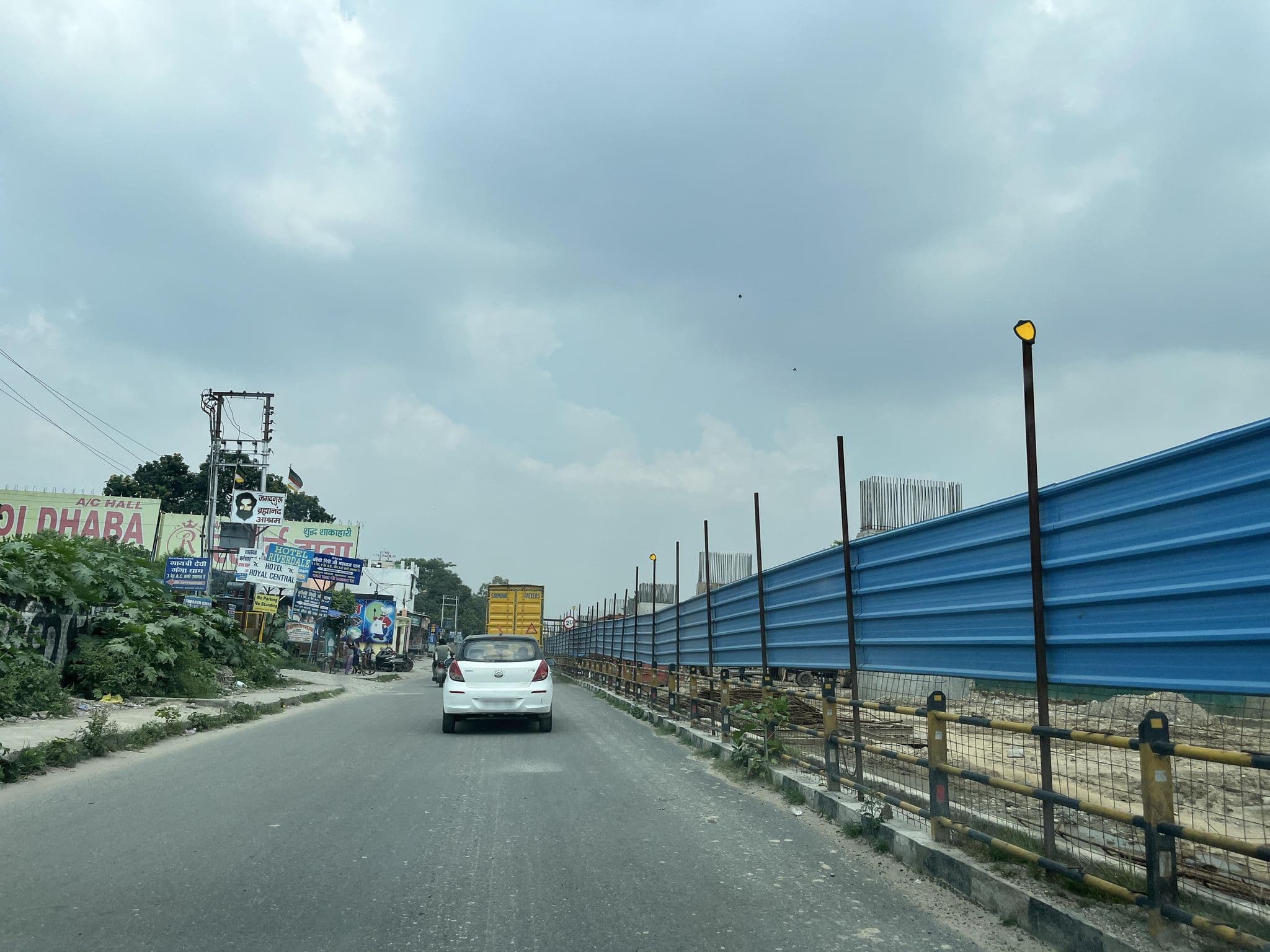 Street view near Hotel Riverdale, Haridwar — © lakshyajeet (CC BY-SA · Mapillary)