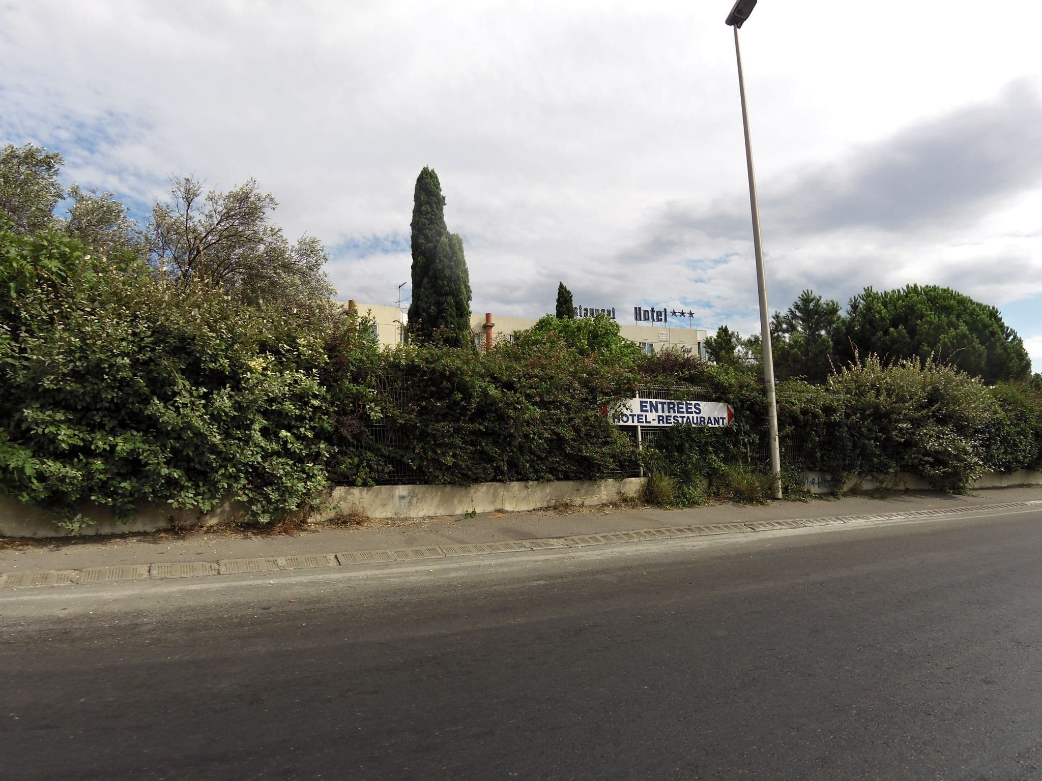 Street view near B&B Hôtel, Vendargues — © balooval (CC BY-SA · Mapillary)