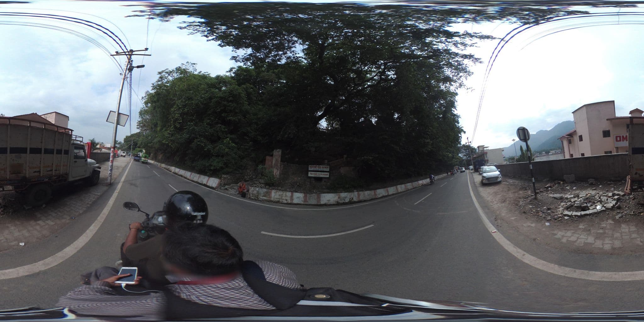 Street view near Yoga Niketan Ashram Office, Rishīkesh — © prasad23427 (CC BY-SA · Mapillary)