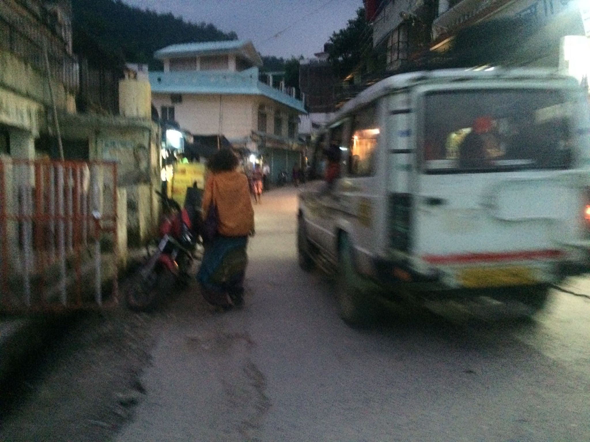 Street view near Shri Ganga View Guest House, Rishīkesh — © shailajashah (CC BY-SA · Mapillary)