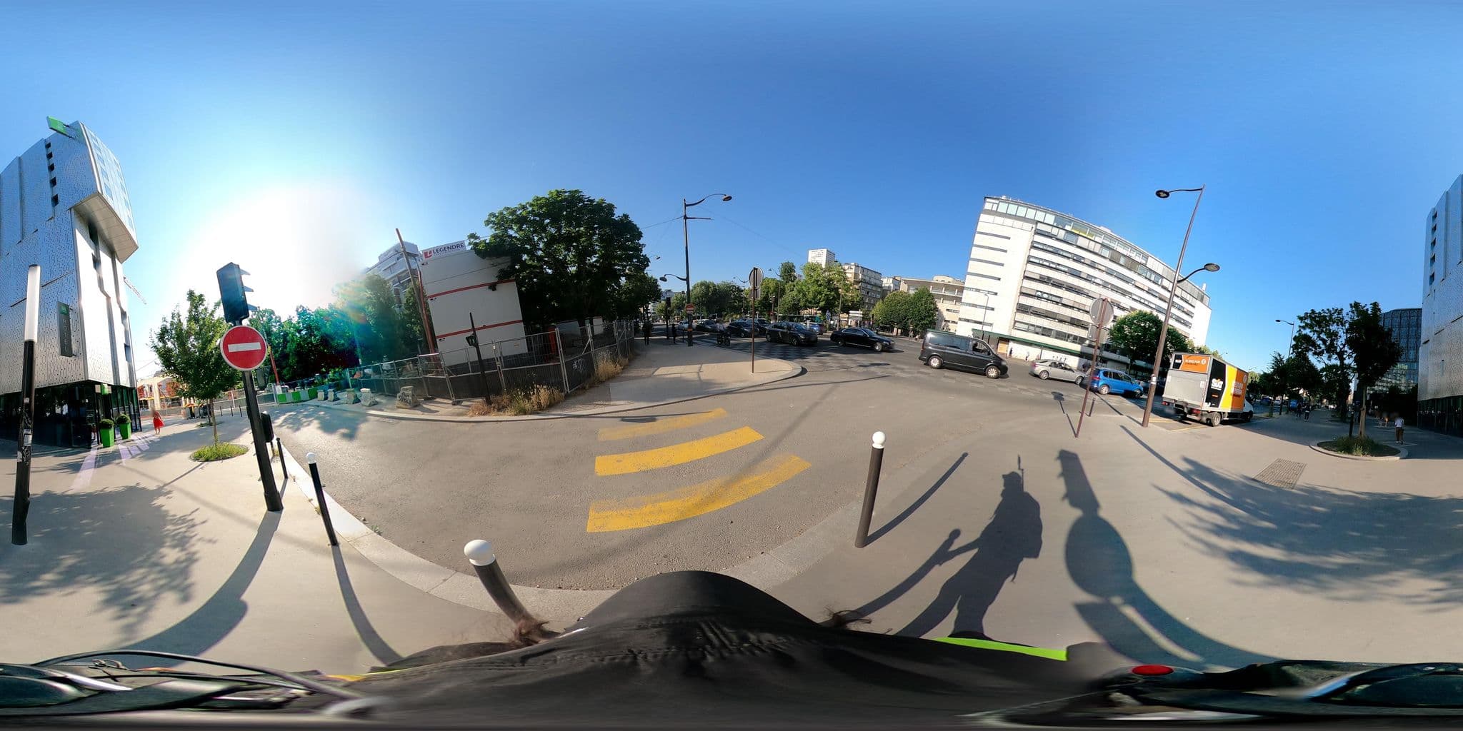 Street view near Ibis Styles Paris Meteor, Le Kremlin-Bicêtre — © noemiereichardt (CC BY-SA · Mapillary)