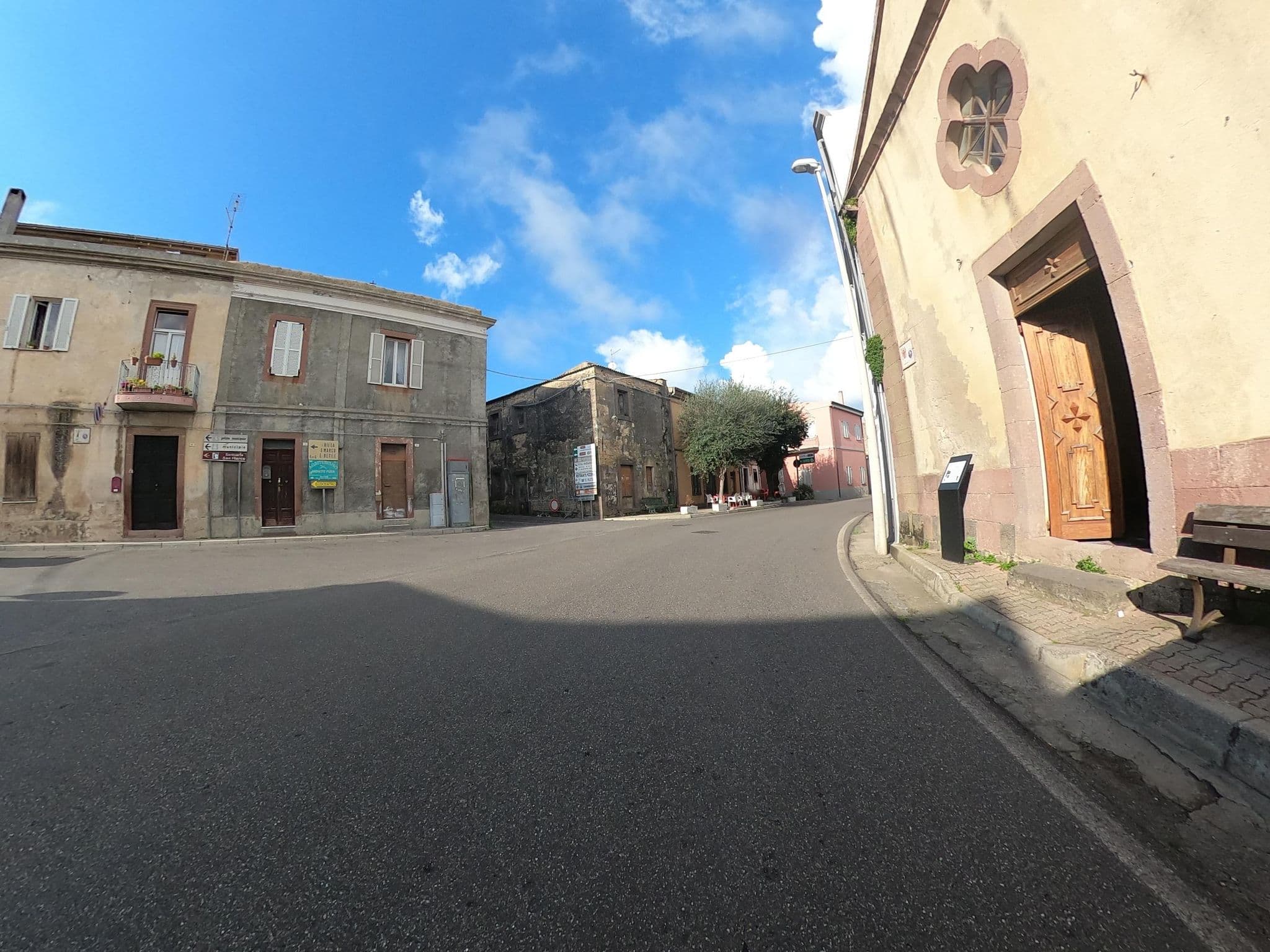 Street view near La Corte Degli Ulivi, Tresnuraghes — © joostjakob (CC BY-SA · Mapillary)