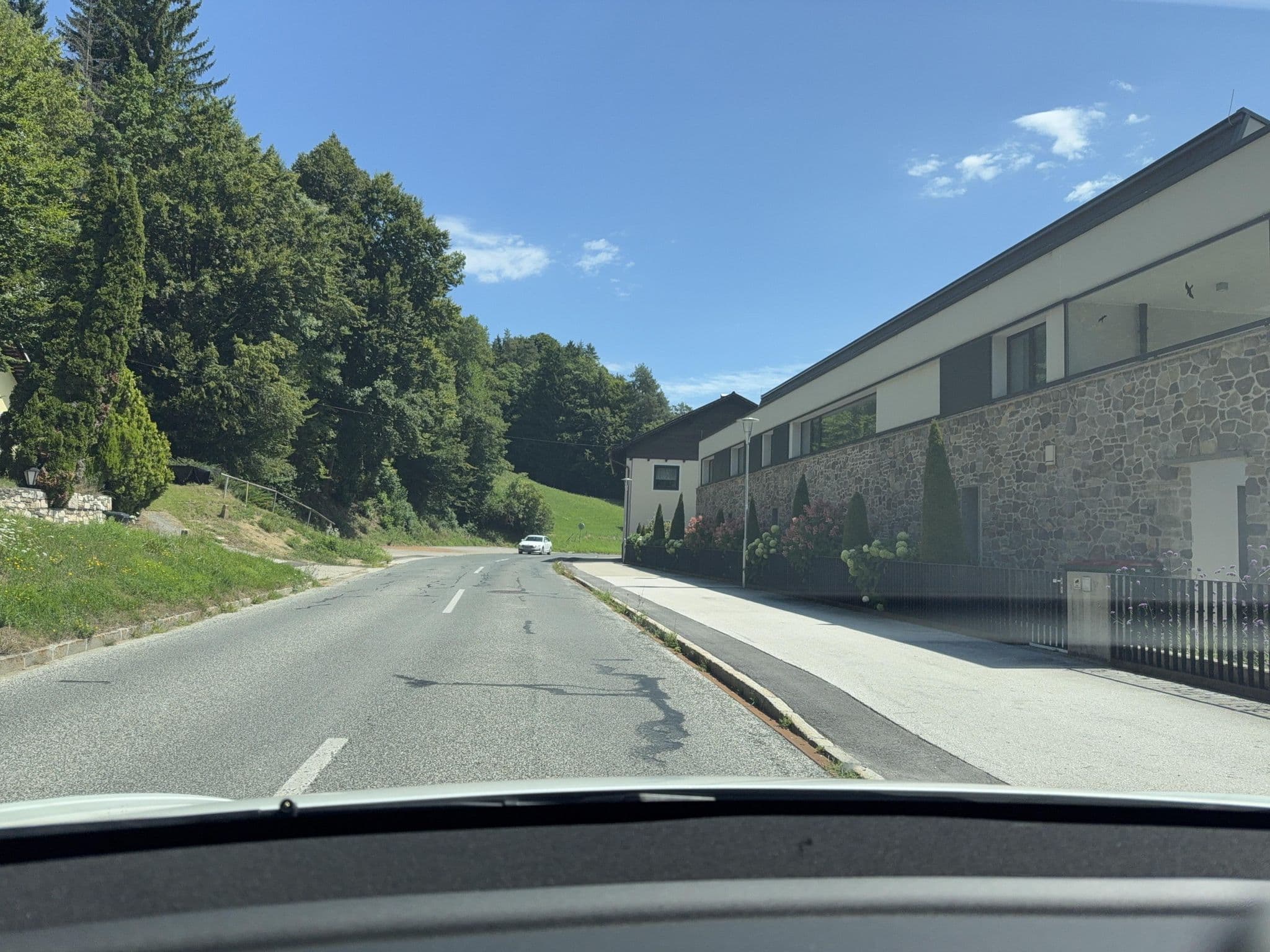 Street view near Appartementhaus Fischerhütte, Pörtschach am Wörthersee — © ottor (CC BY-SA · Mapillary)