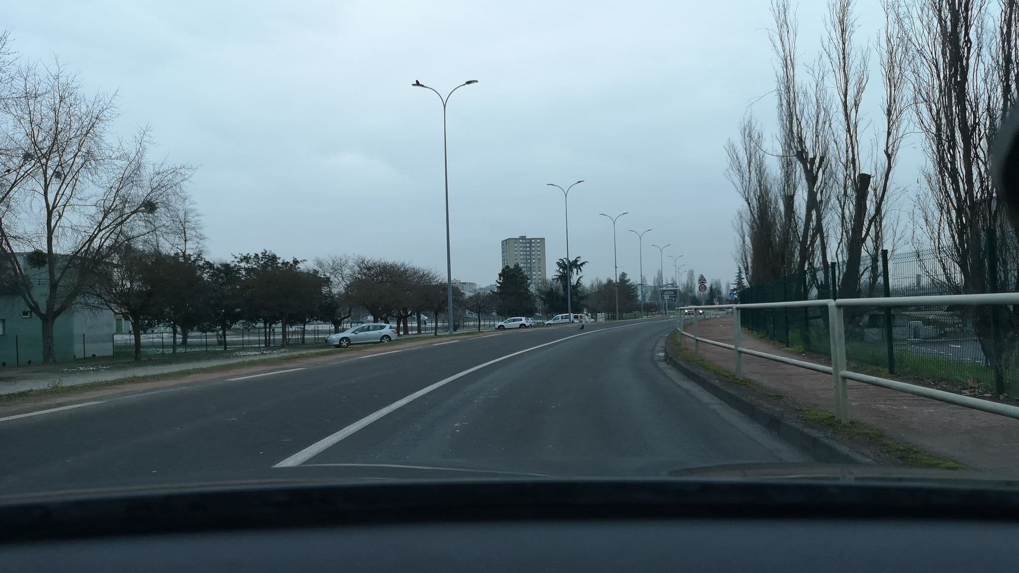 Street view near Aire de camping-cars Avenue Léon Blum Chalon-sur-Saône, Chalon-sur-Saône — © globeur (CC BY-SA · Mapillary)