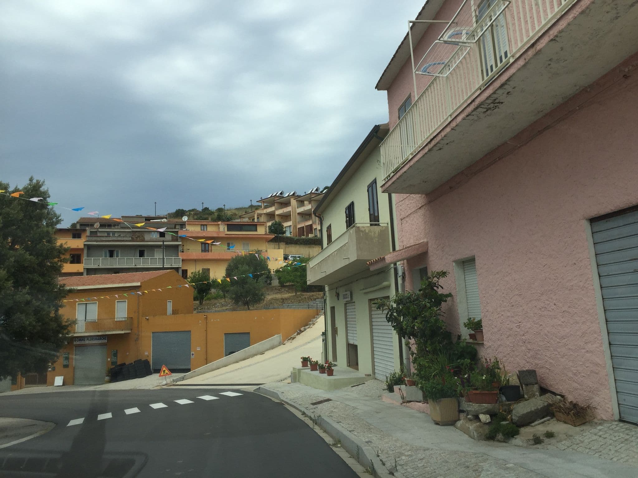 Street view near Il Residence Bella Vista, Trinità d'Agultu e Vignola — © thepriben (CC BY-SA · Mapillary)