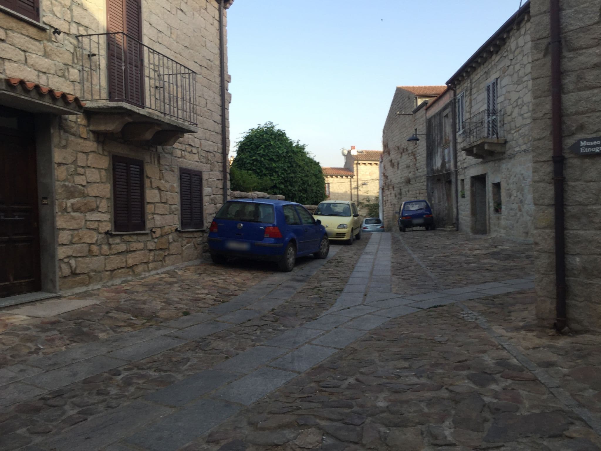 Street view near La Vignaredda, Residenza d' Epoca, Aggius — © thepriben (CC BY-SA · Mapillary)