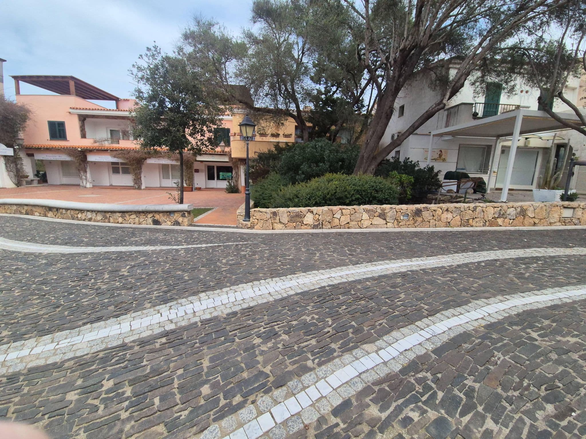 Street view near Locanda Tartarughino - Luxury Suites in Porto Rotondo, Golfo Aranci — © oscarvideos25 (CC BY-SA · Mapillary)