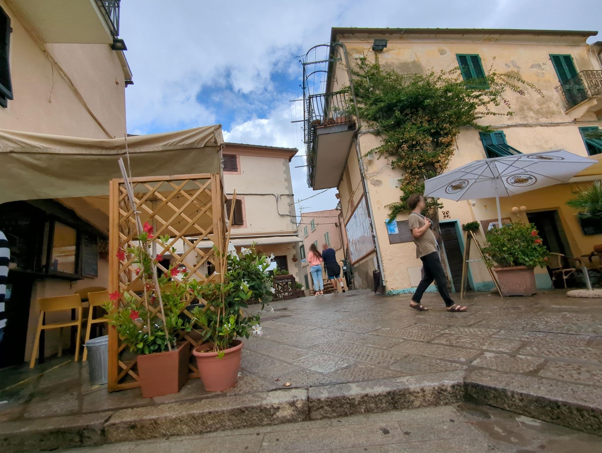 Street view near ReR Vista Mare, Capoliveri — © ente (CC BY-SA · Mapillary)