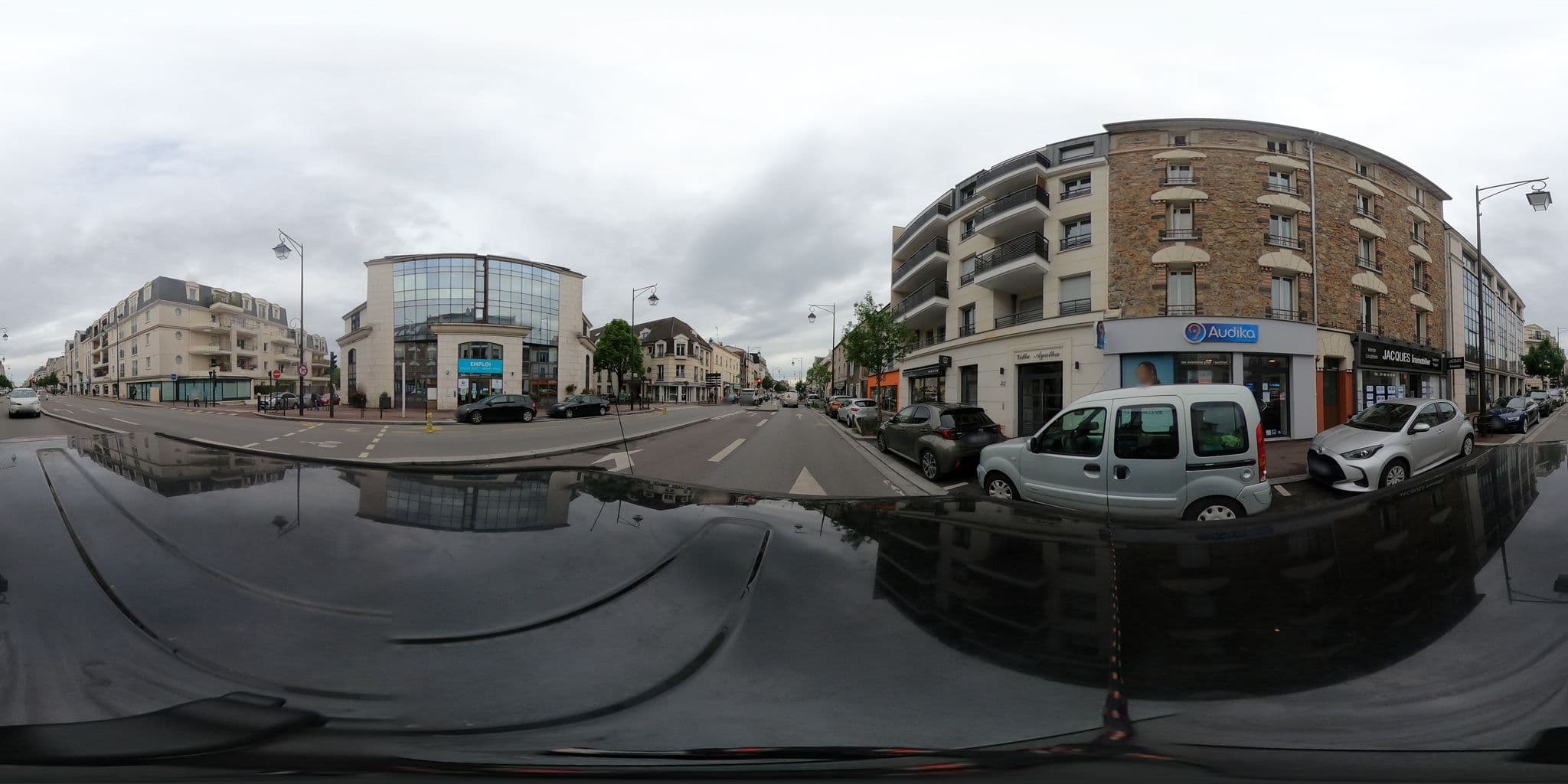 Street view near Hôtel Montbriand Antony, Antony — © zorglubu (CC BY-SA · Mapillary)