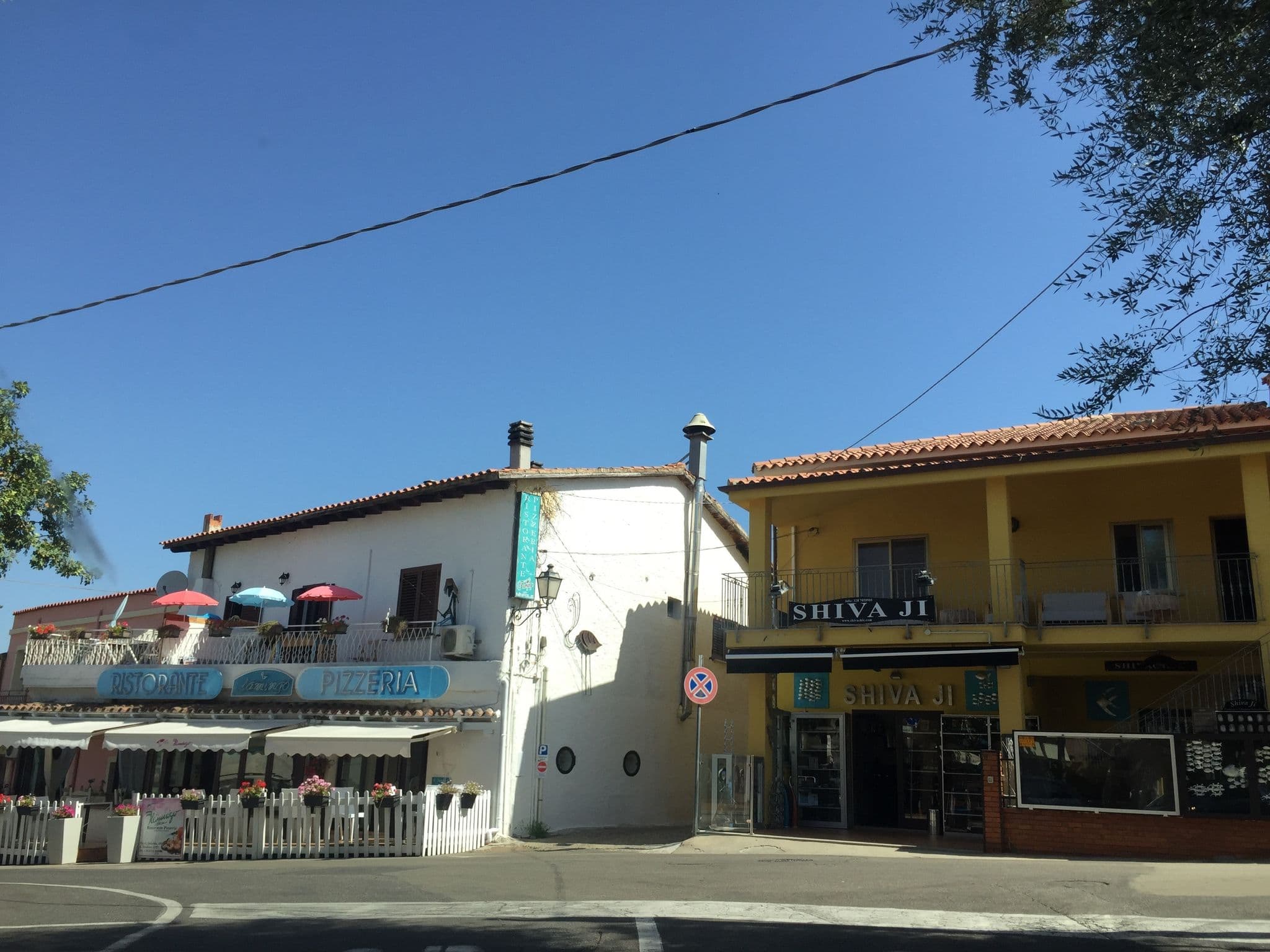 Street view near Brezza di Mare, San Teodoro — © thepriben (CC BY-SA · Mapillary)
