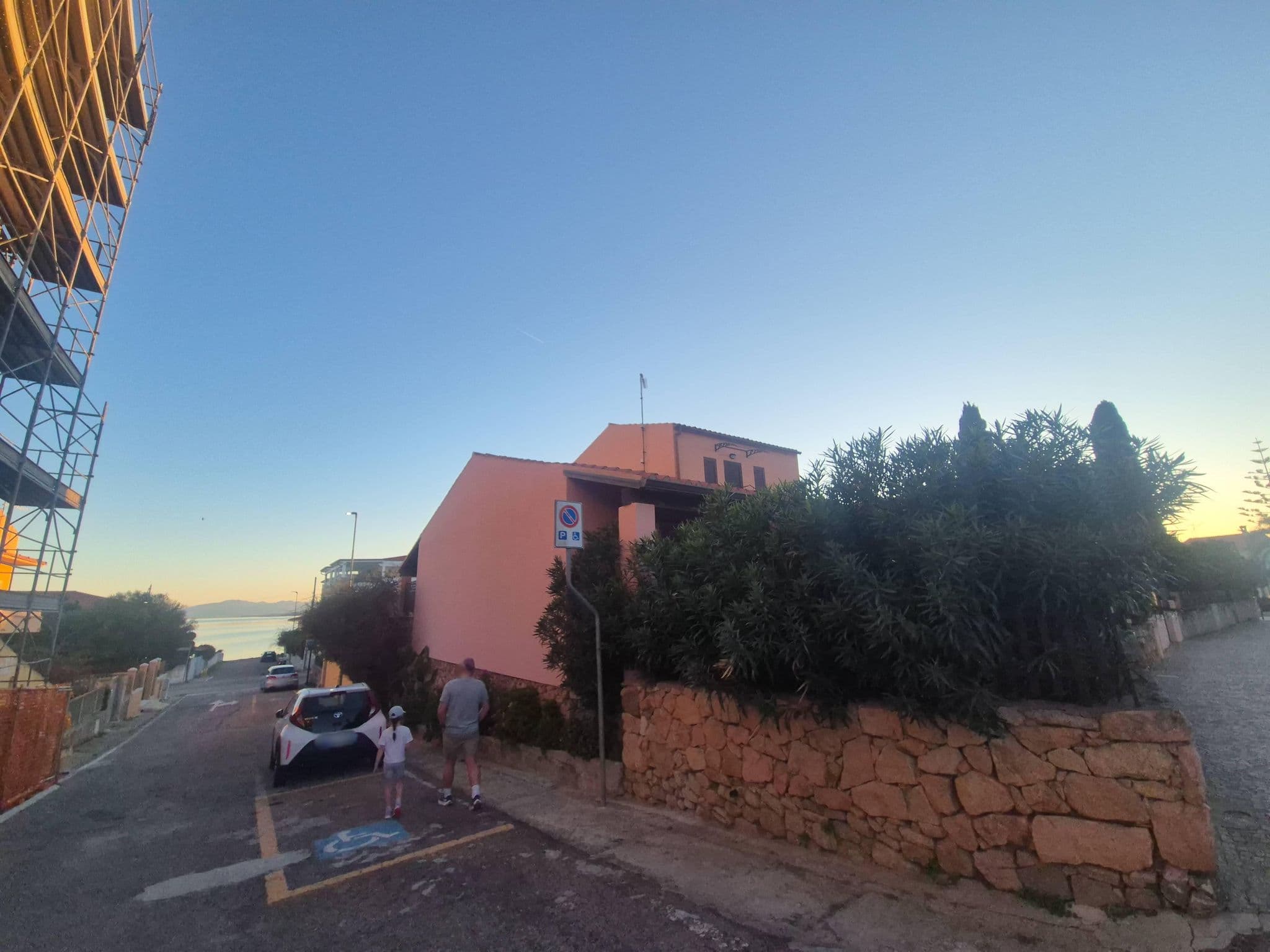 Street view near Zaratin Davide Hotel, Golfo Aranci — © oscarvideos25 (CC BY-SA · Mapillary)