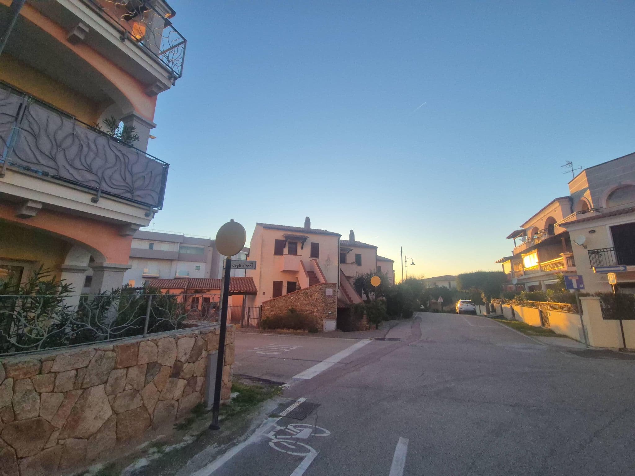 Street view near Appartamenti Aironi, Golfo Aranci — © oscarvideos25 (CC BY-SA · Mapillary)