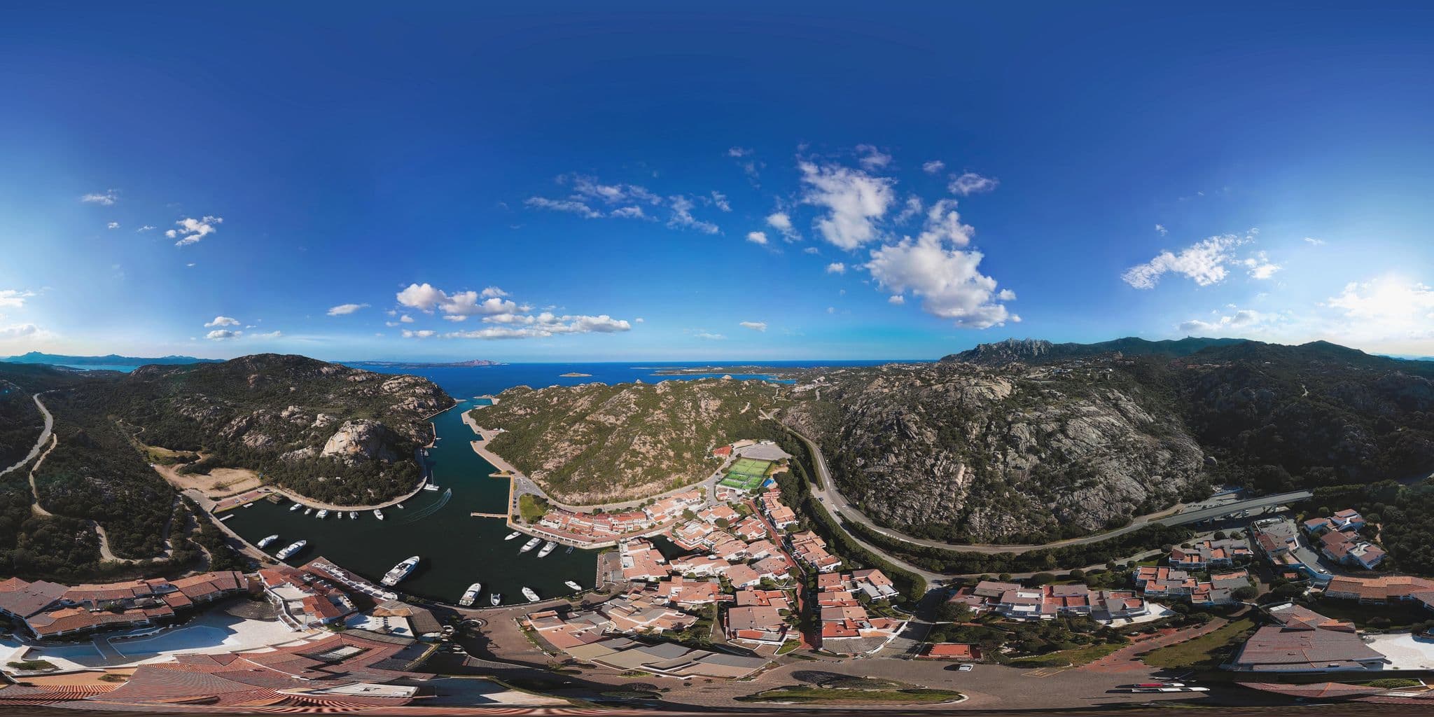 Street view near Jaspe Grand Hotel Poltu Quatu, Porto Cervo — © Ghelfi360 (CC BY-SA · Mapillary)