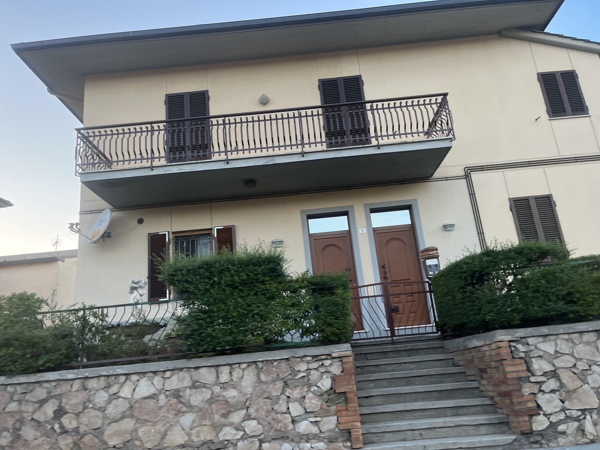 Street view near BlueMaremma viaggi, Follonica — © oeschinen (CC BY-SA · Mapillary)