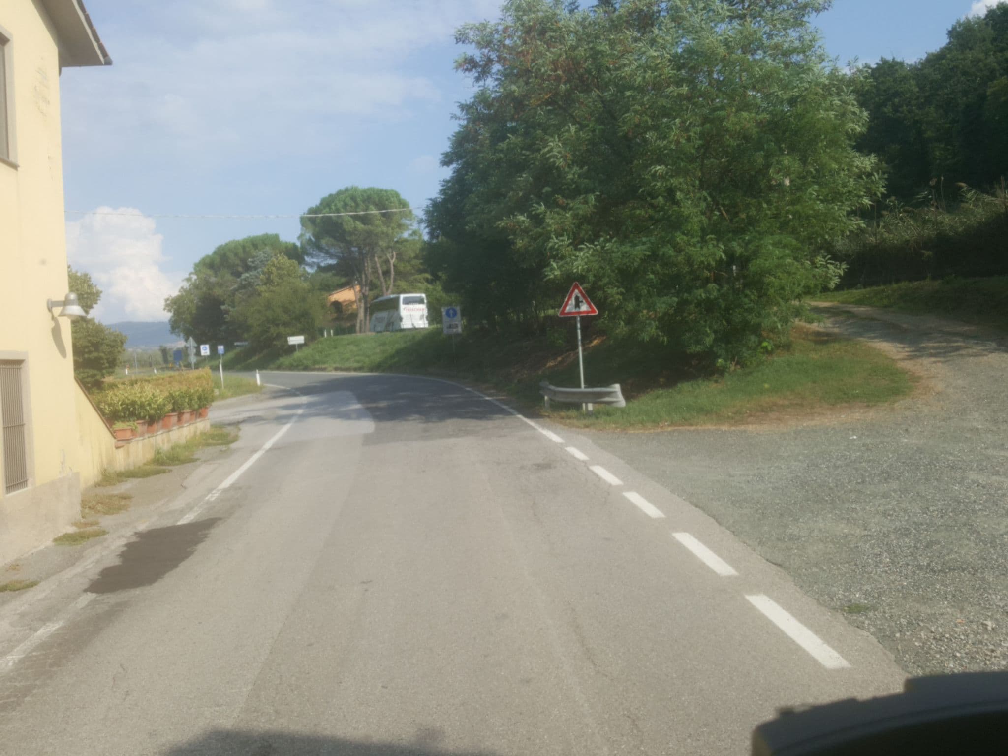 Street view near Hotel Molino D'Era, Volterra — © klimakas (CC BY-SA · Mapillary)