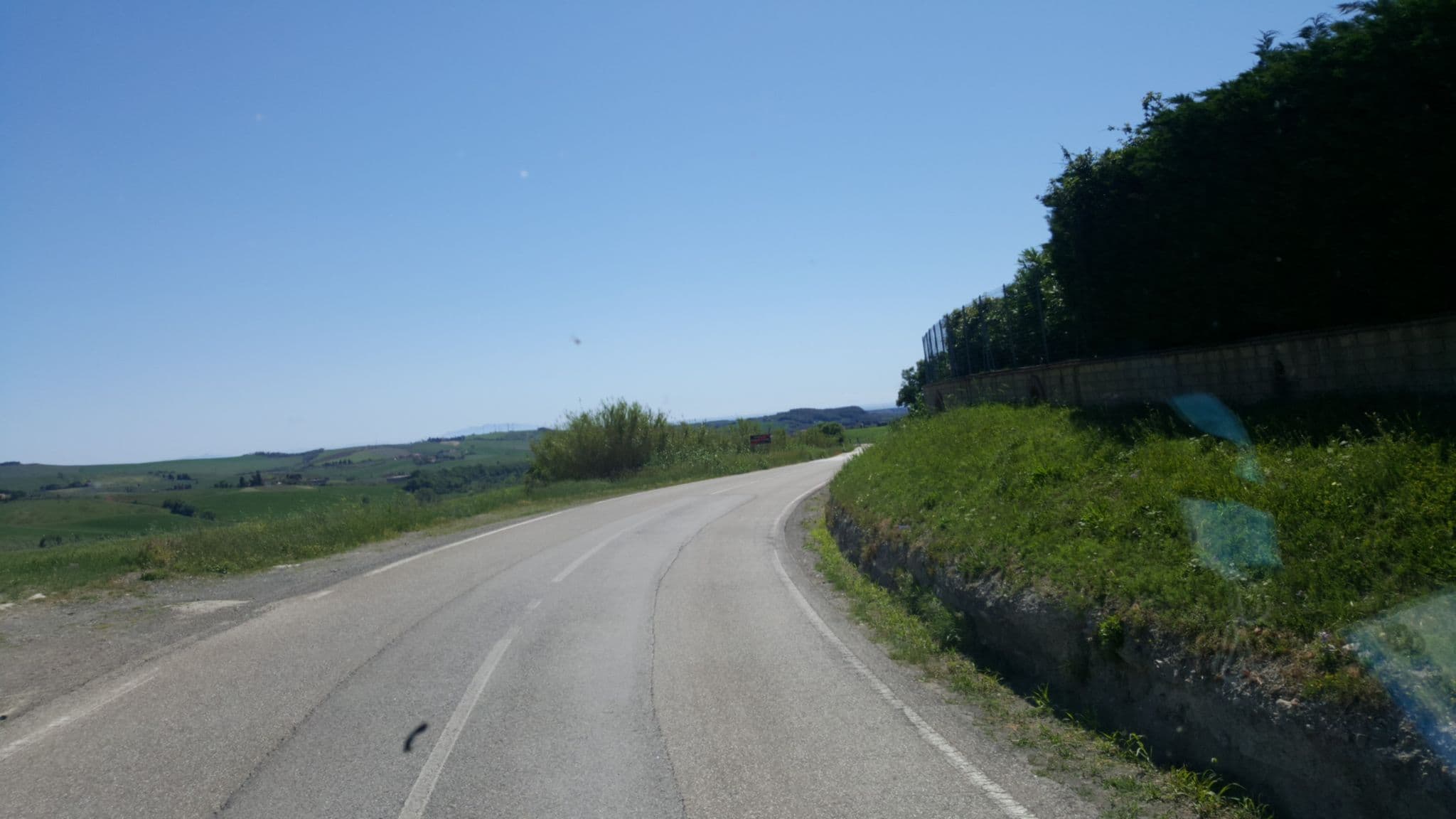 Street view near Casale Poggio Meone, Rosignano Marittimo — © klimakas (CC BY-SA · Mapillary)