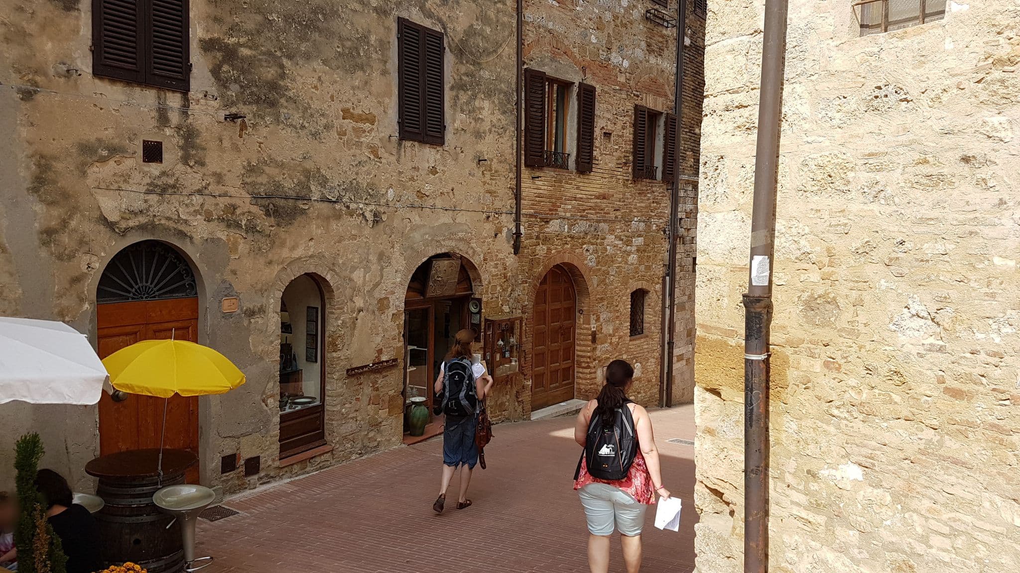 Street view near Appartamenti Piazza delle Erbe, San Gimignano — © jopparn (CC BY-SA · Mapillary)