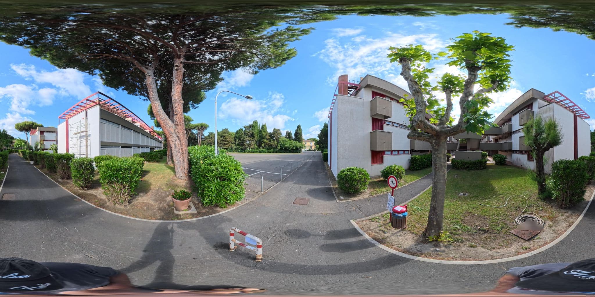 Street view near Apartments Via dei Platani, La California — © Ghelfi360 (CC BY-SA · Mapillary)