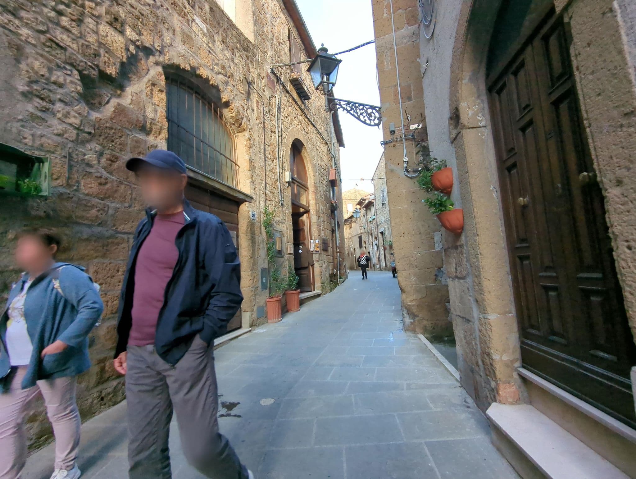 Street view near Le Casette nel Borgo Vicolo di Siena, Farnese — © ente (CC BY-SA · Mapillary)