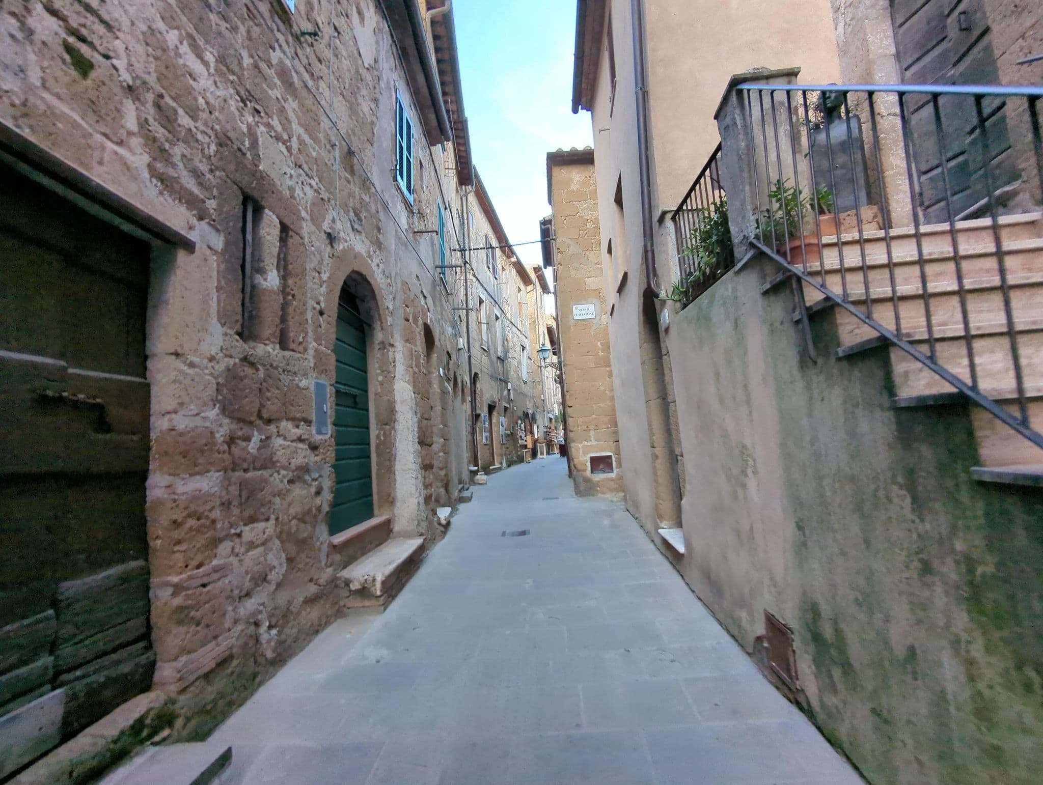 Street view near 4 Assi, Farnese — © ente (CC BY-SA · Mapillary)
