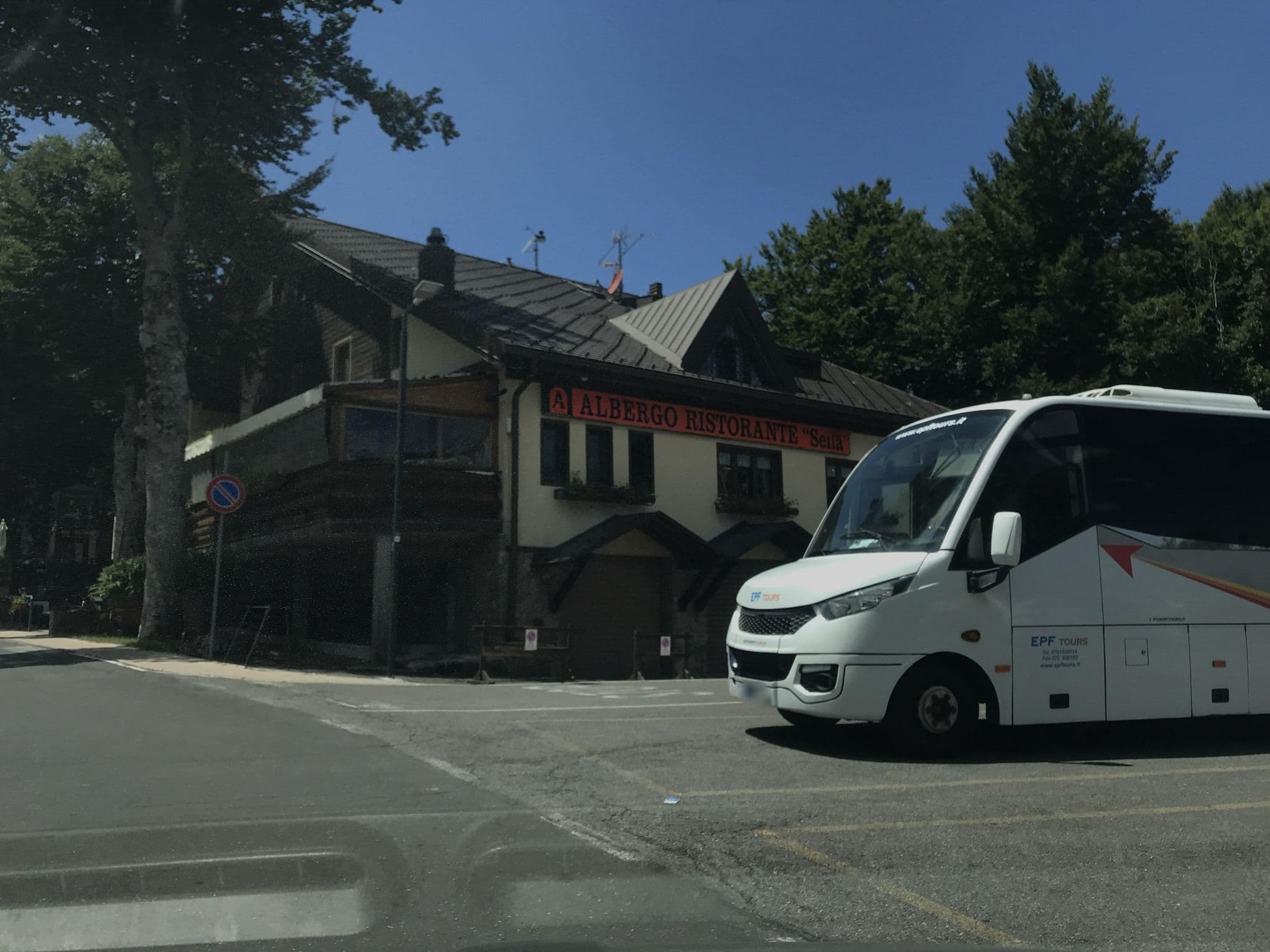 Street view near Albergo Ristorante Sella Neve e Sole, Abbadia San Salvatore — © panbauletto (CC BY-SA · Mapillary)