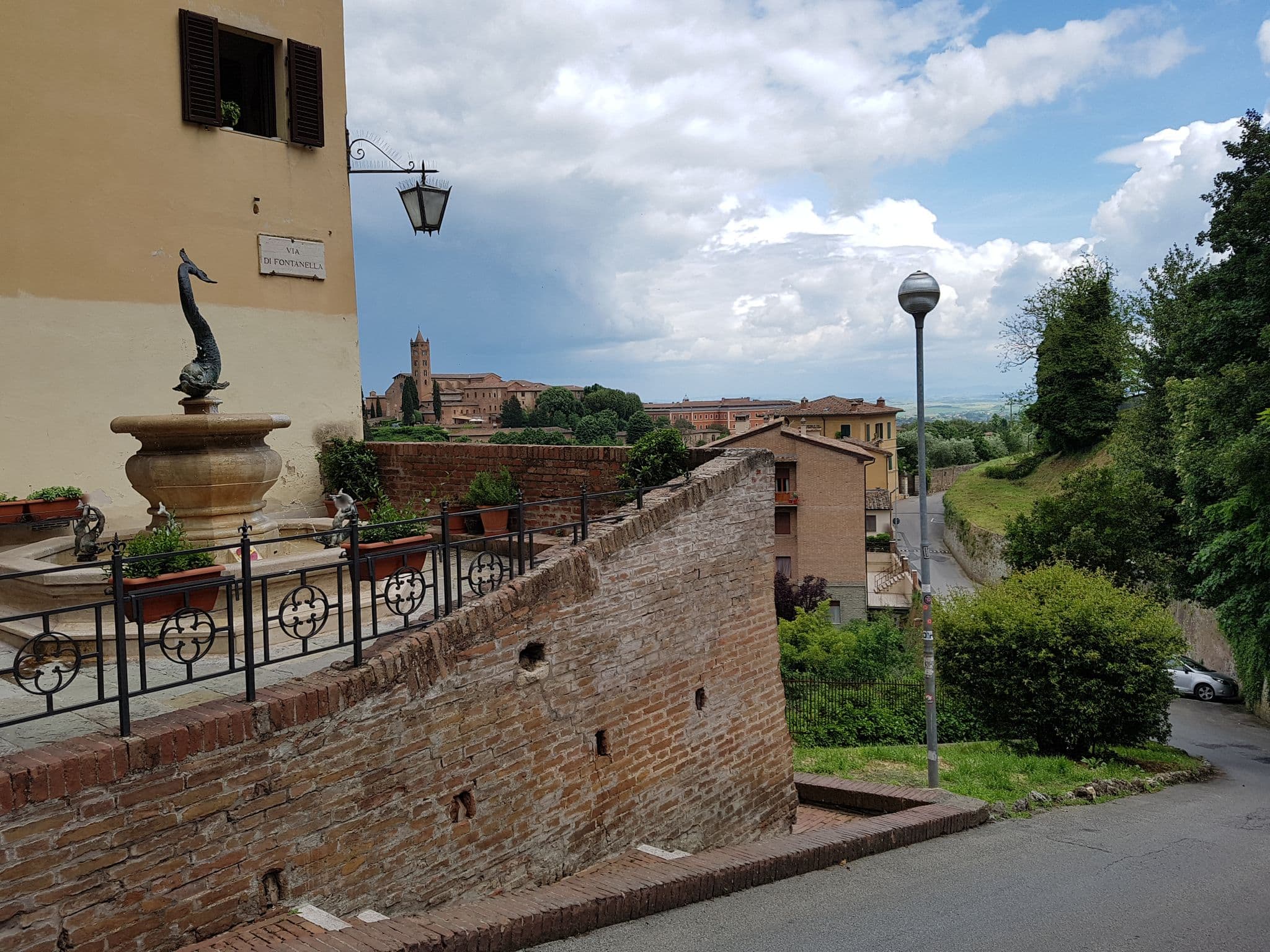 Street view near Residenza d'Epoca IL Casato, Siena — © bernardvoyageur (CC BY-SA · Mapillary)